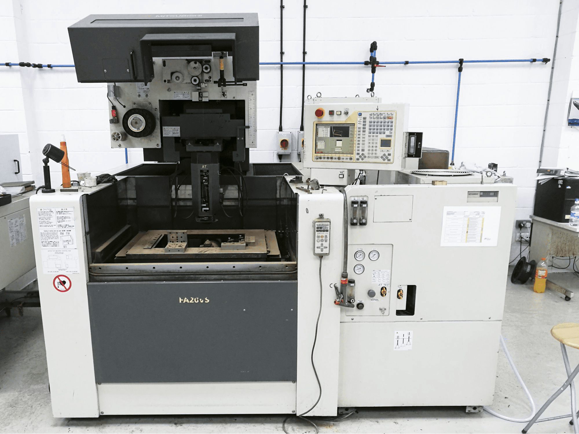 Koneen Mitsubishi Electric etunäkymäFA20-VS