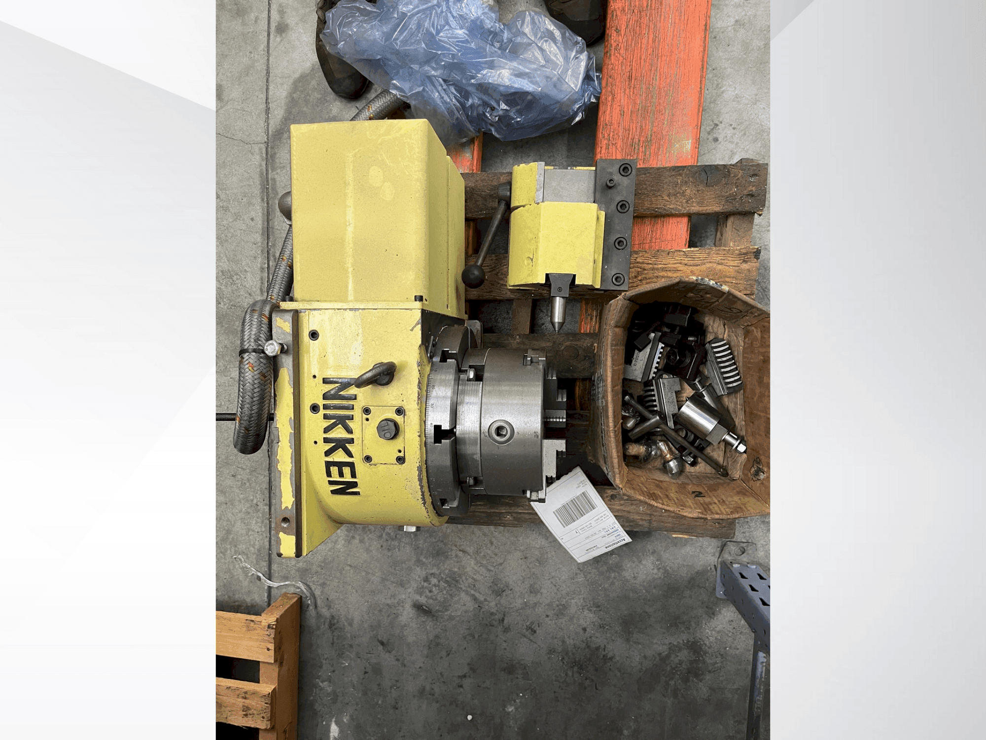 Koneen NIKKEN CNC 260 etunäkymä