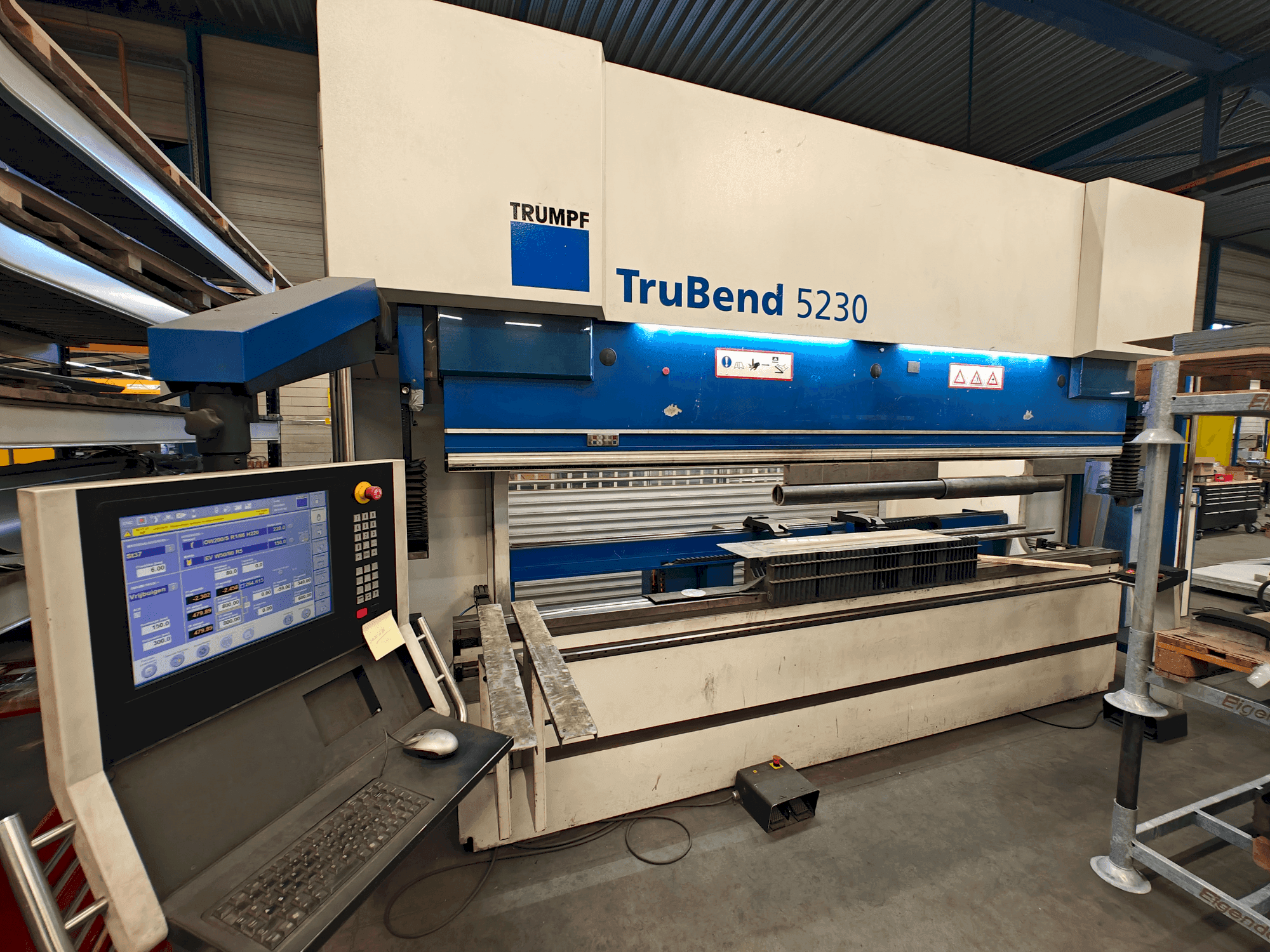 Koneen TRUMPF TruBend 5230 etunäkymä