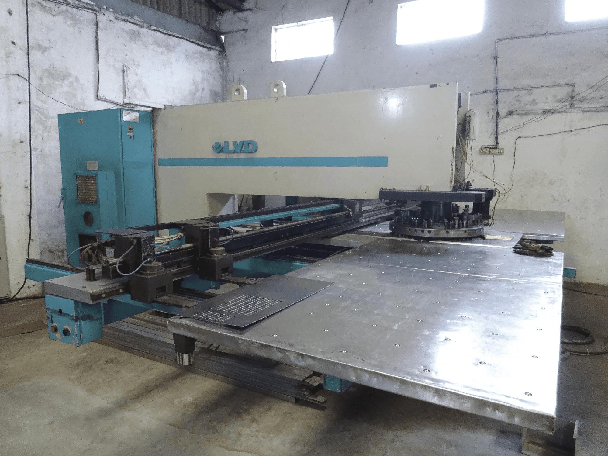 Koneen LVD vasen näkymäDELTA 1250 LB TK