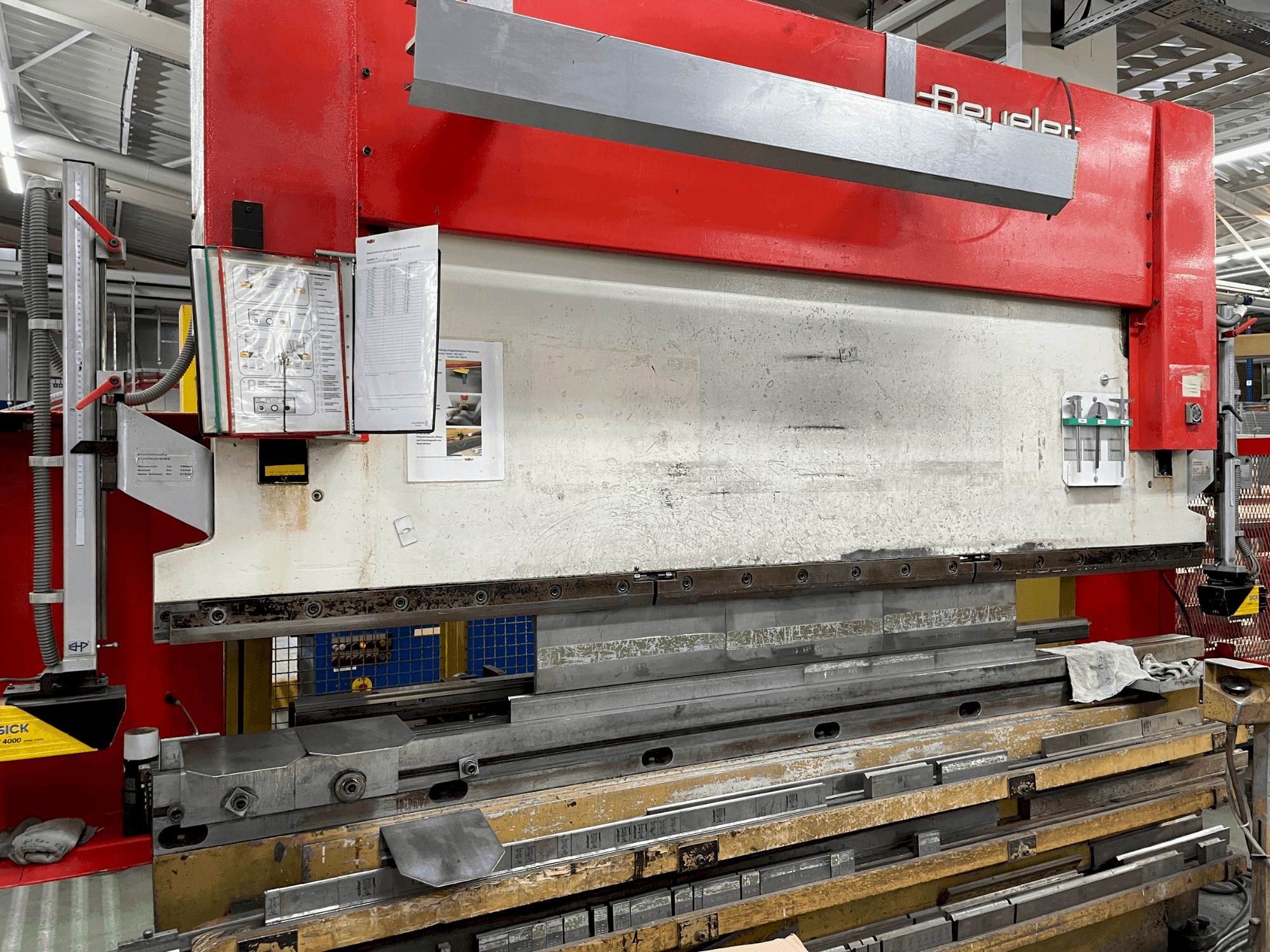 Koneen BEYELER RT 125 x 3100 etunäkymä