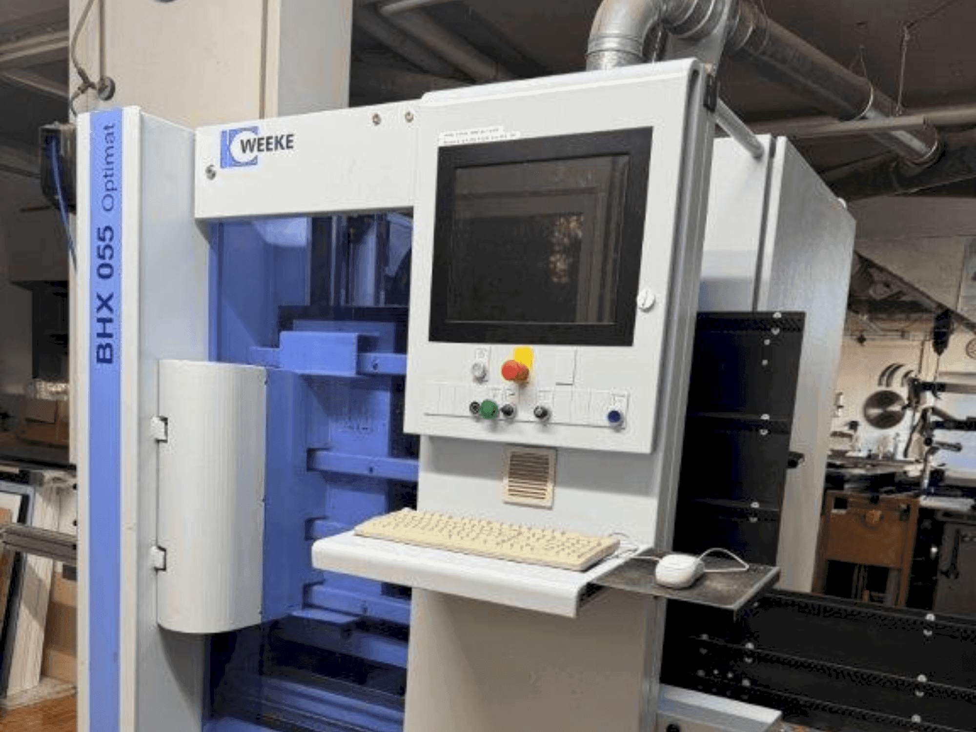 Koneen HOMAG WEEKE BHX 055 etunäkymä