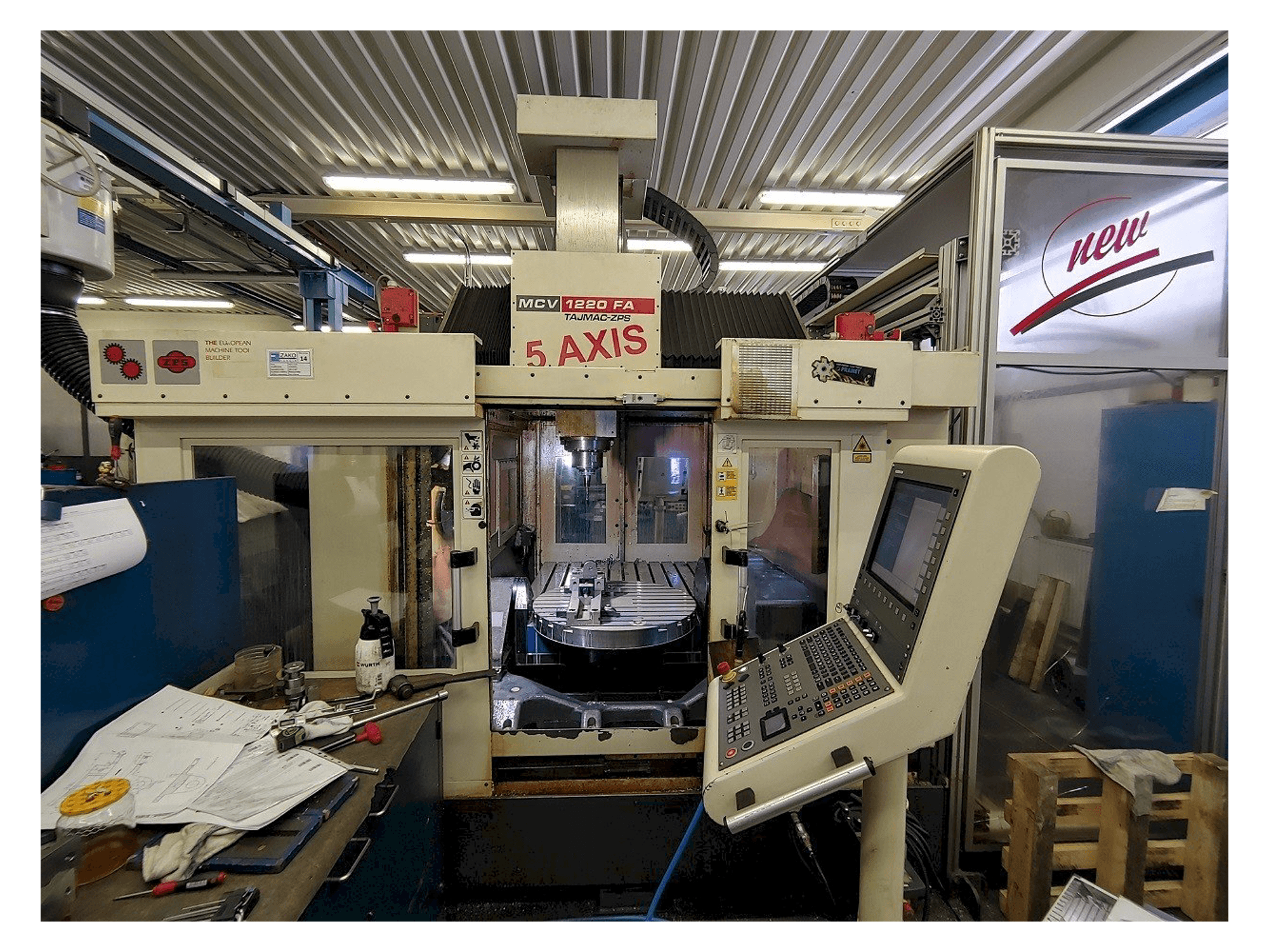 Koneen TAJMAC-ZPS MCV 1220 etunäkymä