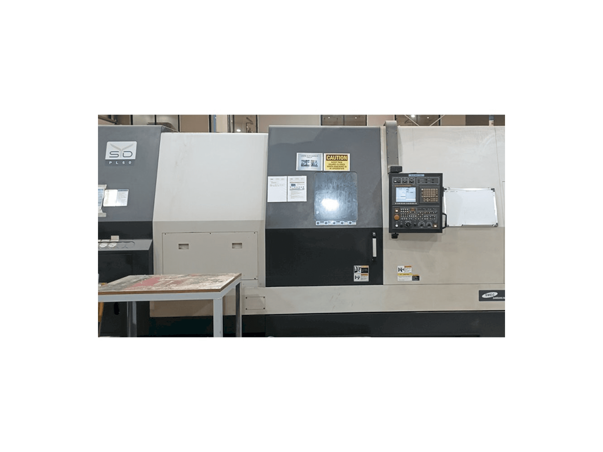 Koneen Samsung PL60 etunäkymä