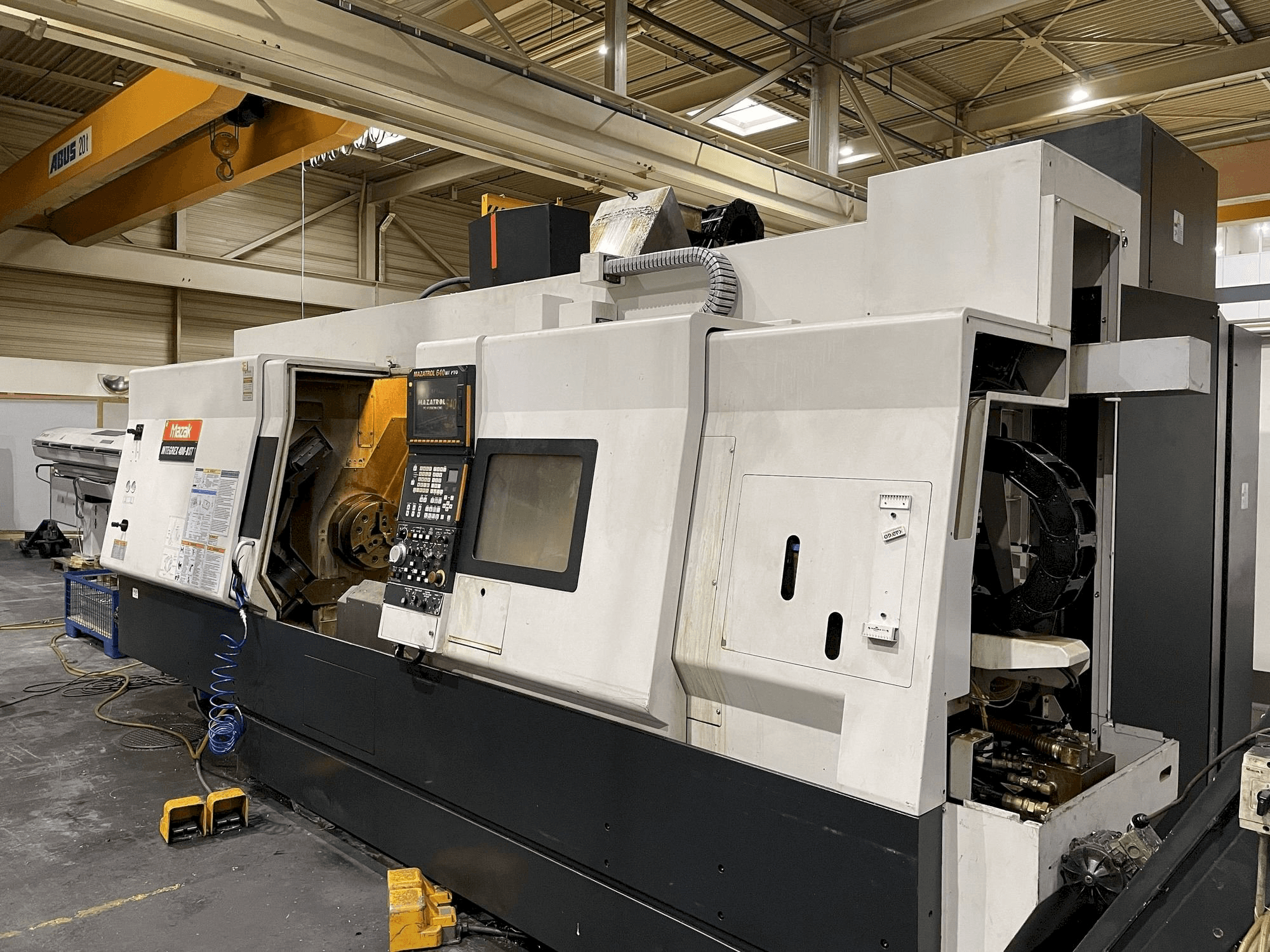 Koneen Mazak Integrex 400 III ST etunäkymä