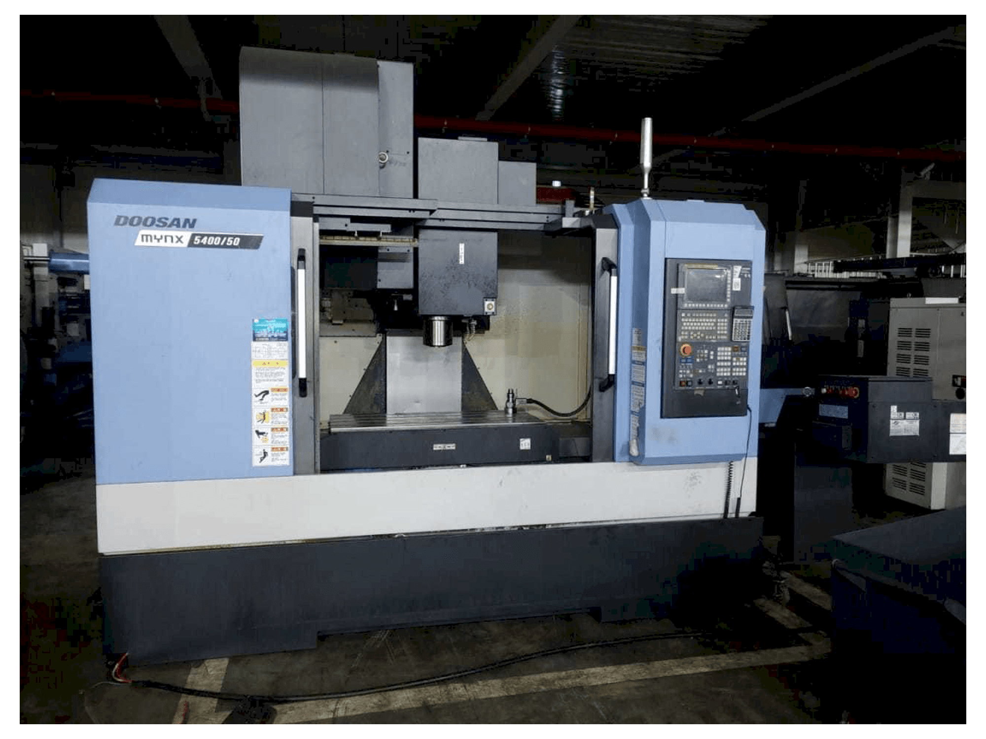 Koneen Doosan MYNX 5400/50 etunäkymä