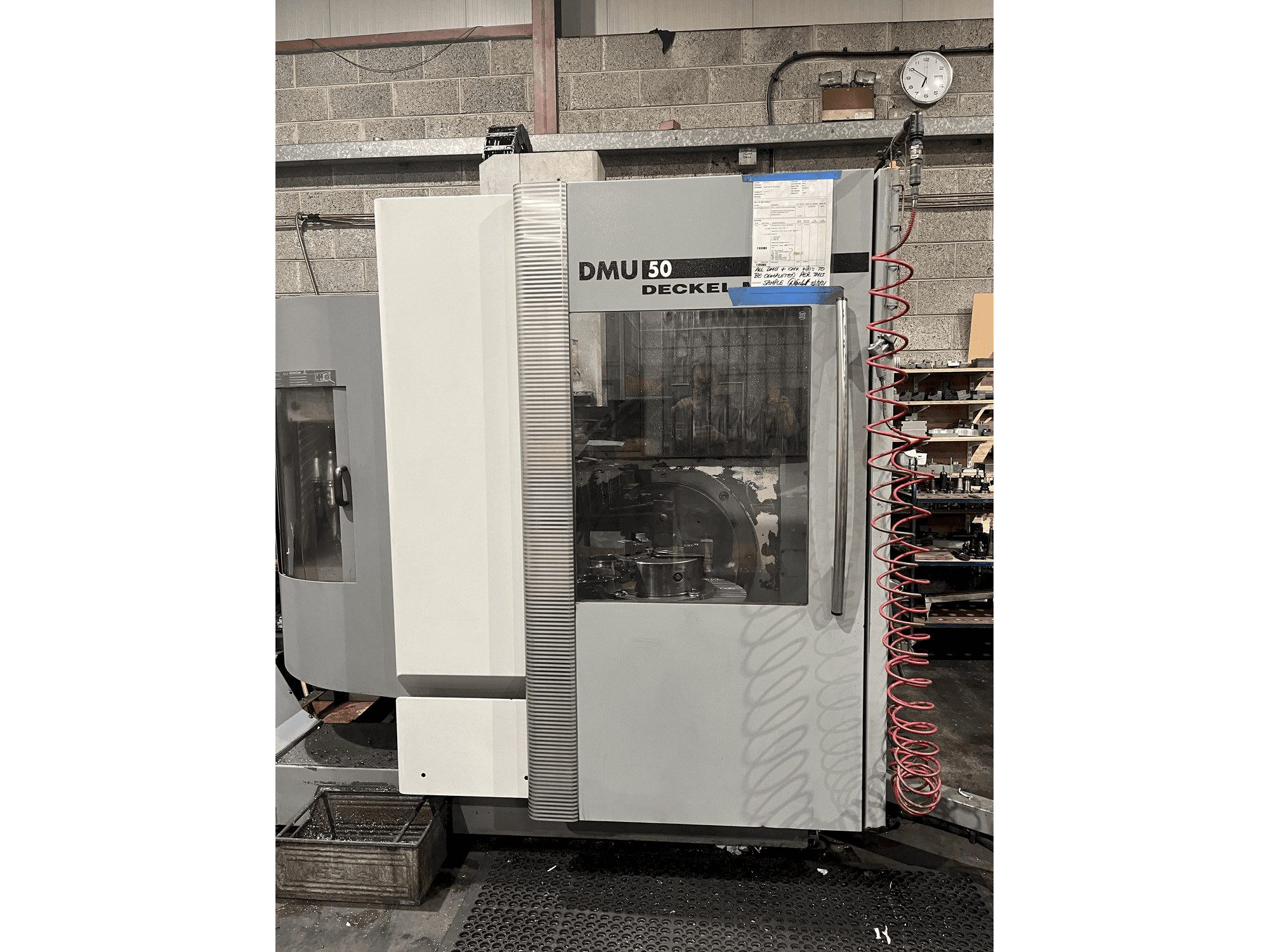 Koneen DECKEL MAHO DMU 50 etunäkymä