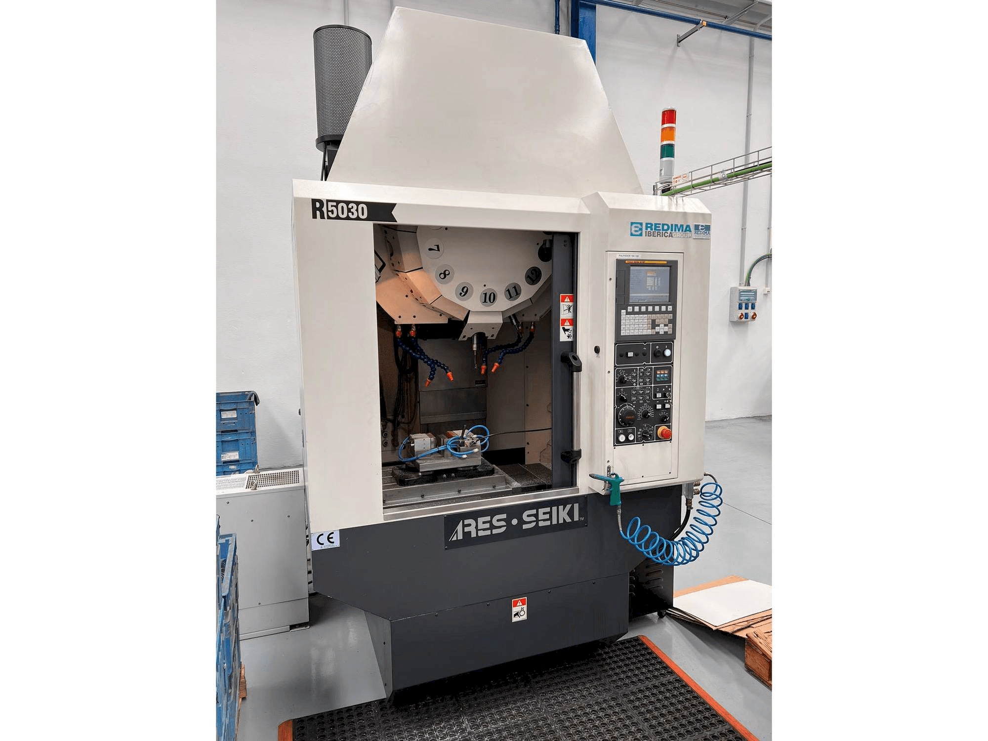 Koneen ARES-SEIKI R5030 etunäkymä