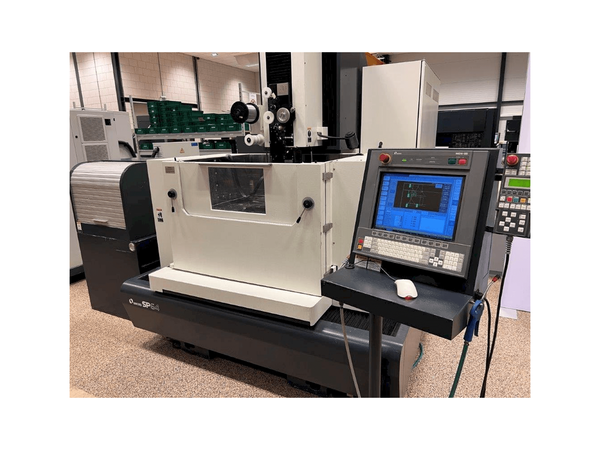 Koneen Makino etunäkymä