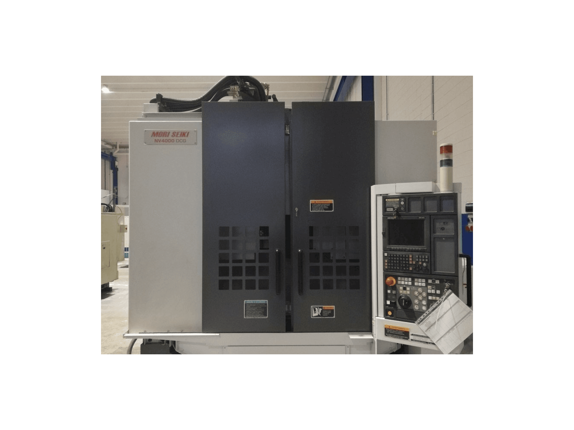 Koneen MORI SEIKI NV 4000 DCG etunäkymä