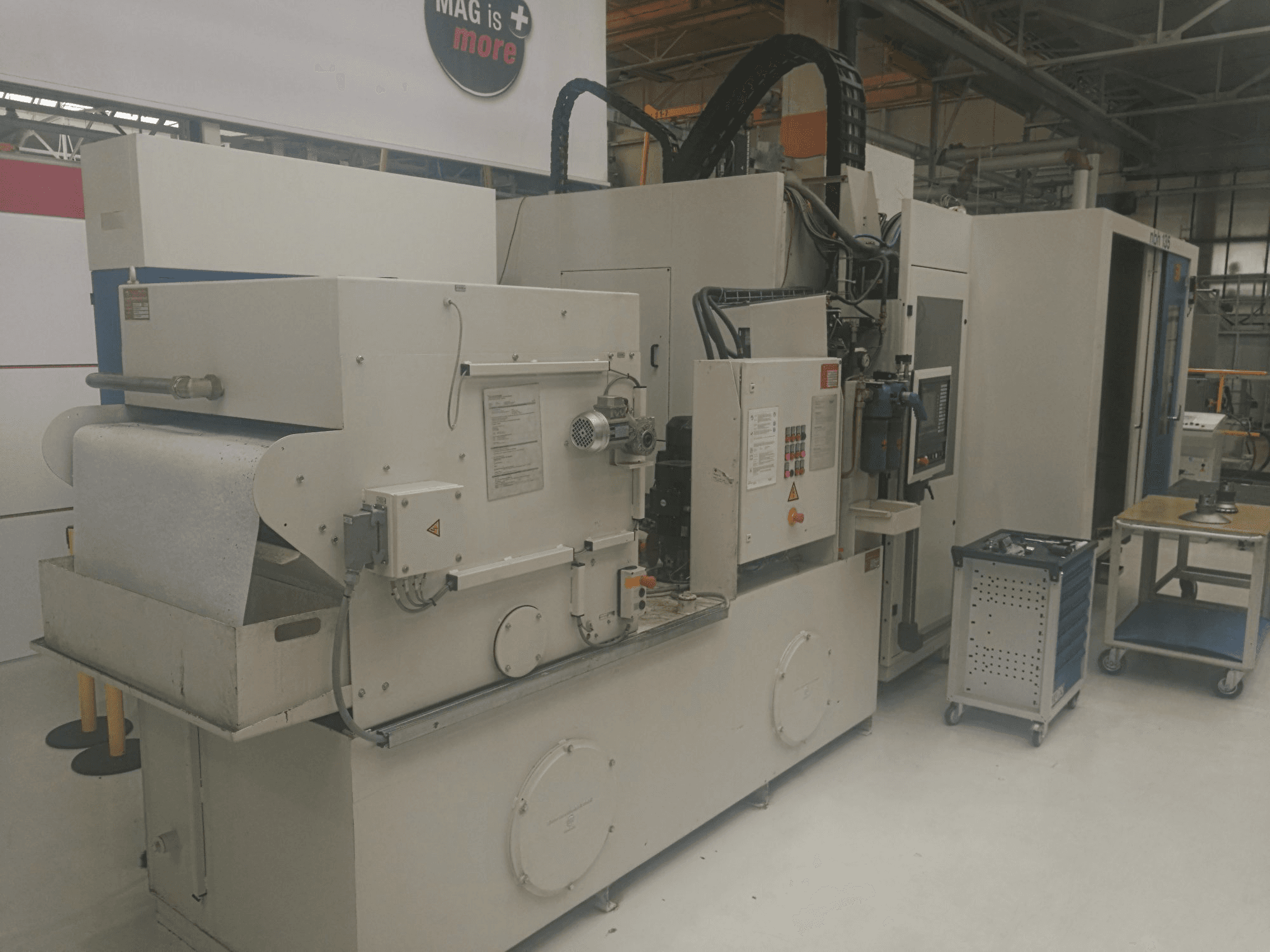 Koneen Hueller Hille vasen näkymä NBH 135