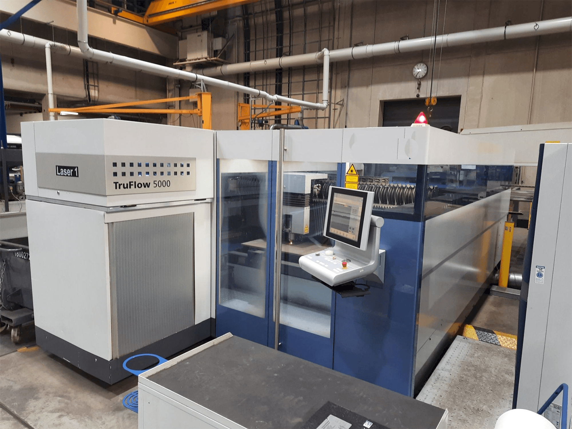 Koneen Trumpf L 3030 with Liftmaster etunäkymä