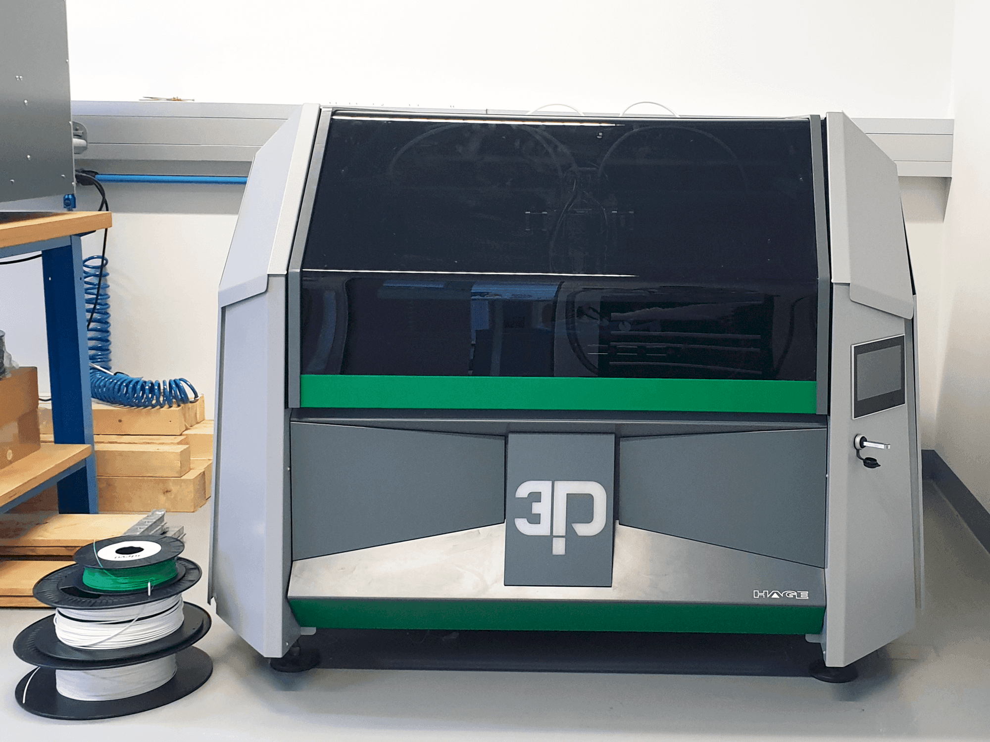 Koneen HAGE 3D 140 L-B etunäkymä