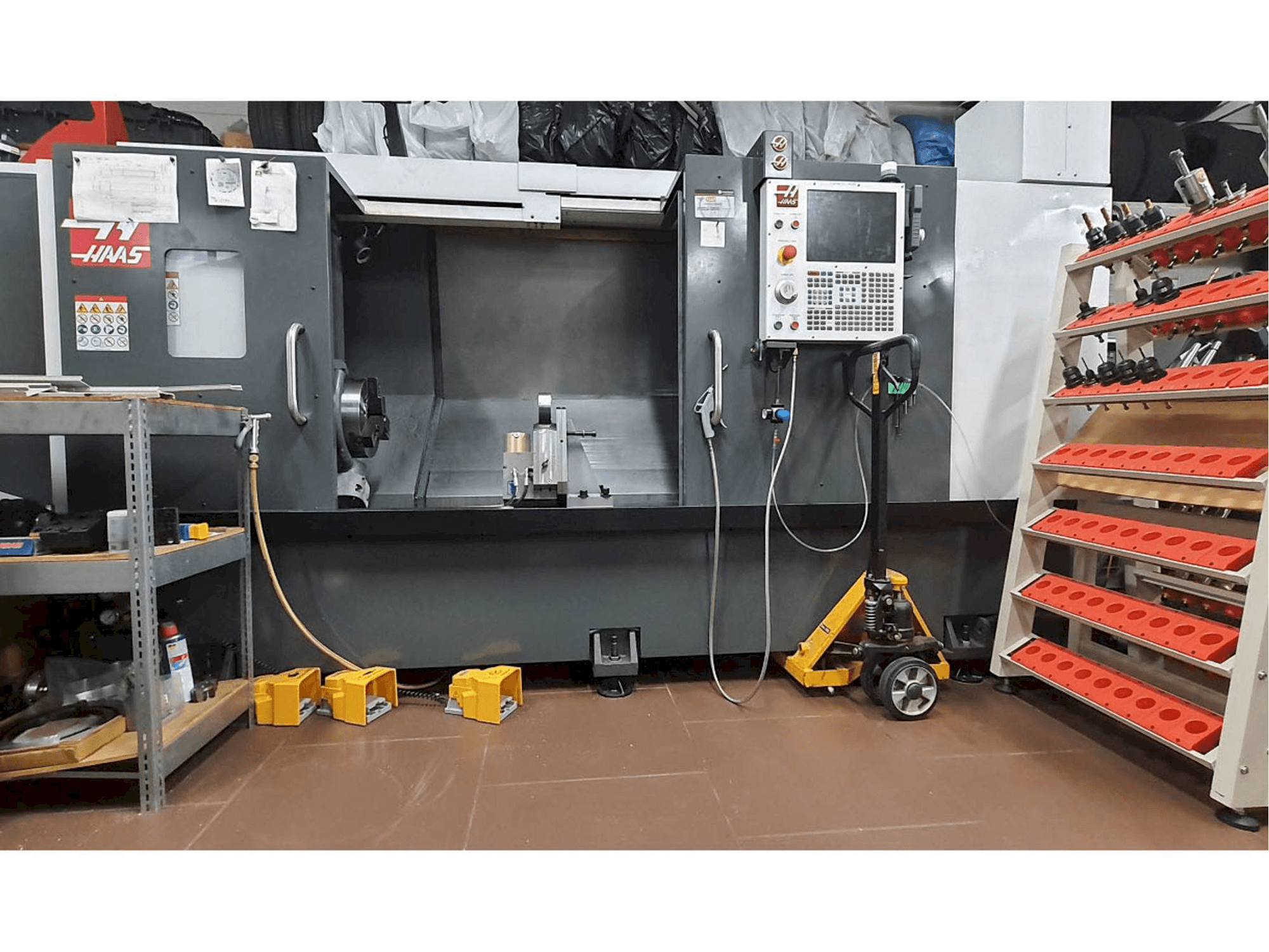 Koneen HAAS ST-30L etunäkymä