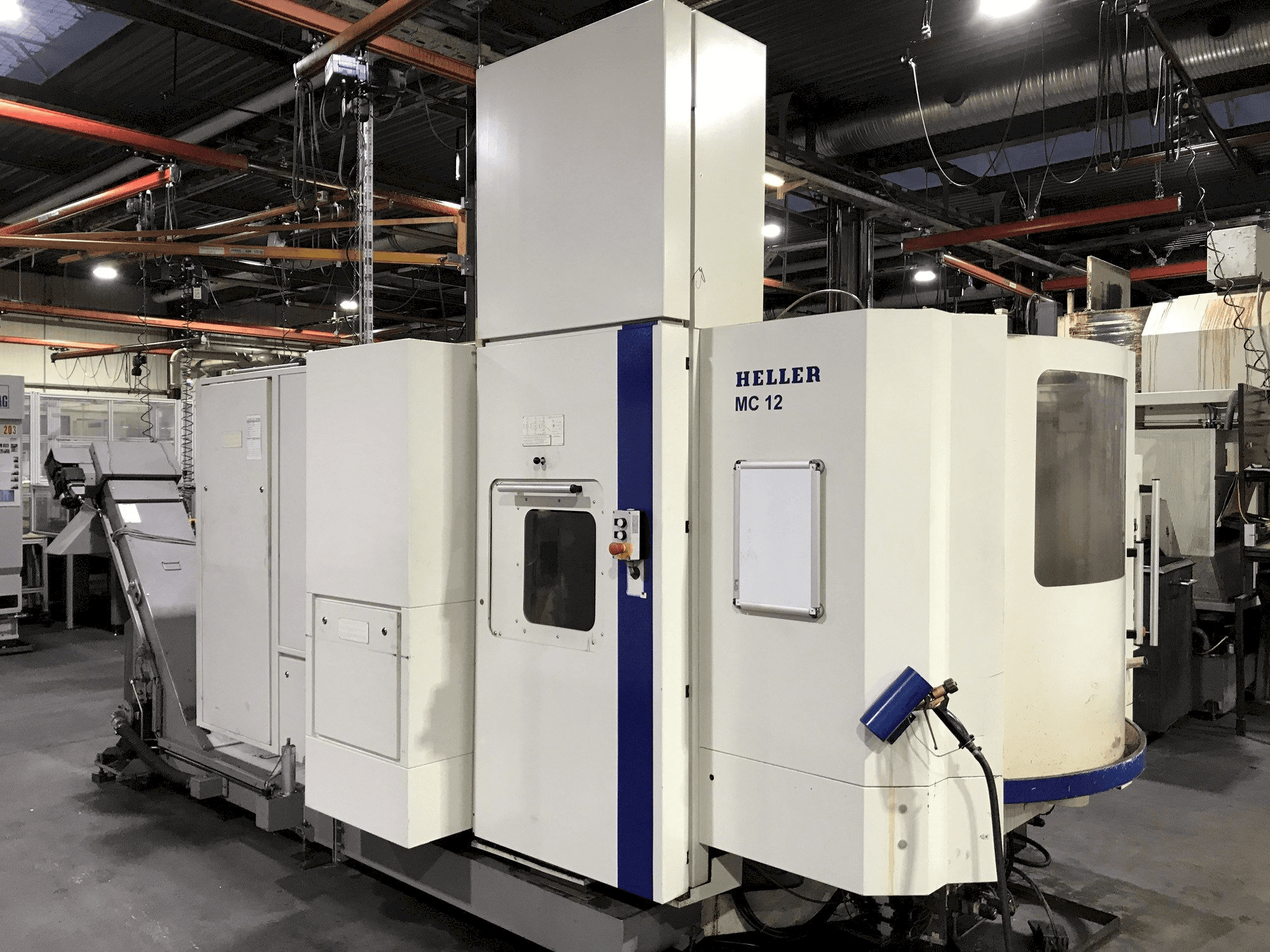 Koneen HELLER MC 12 etunäkymä