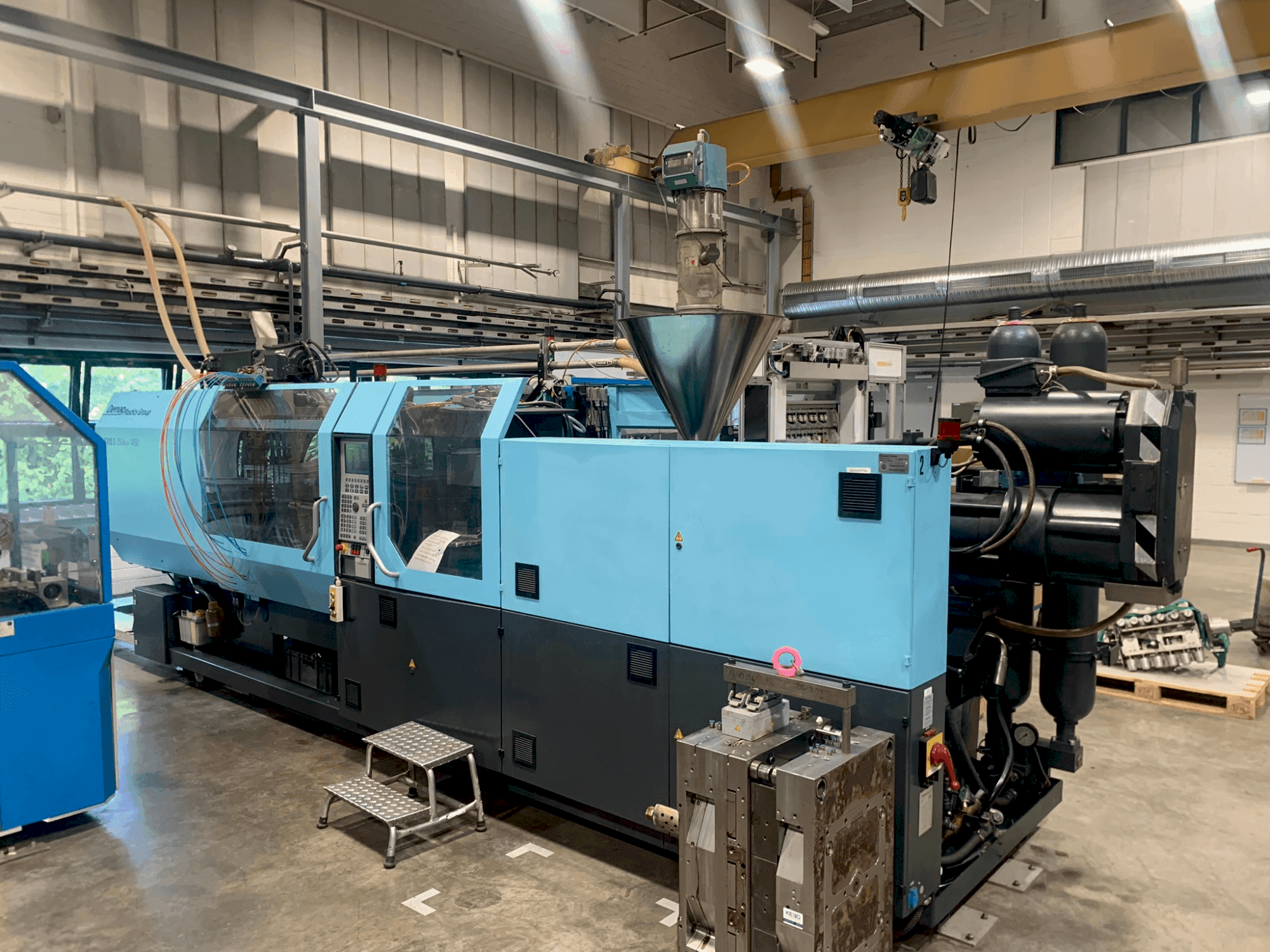 Koneen DEMAG EL-Exis S 250/630-1450 etunäkymä