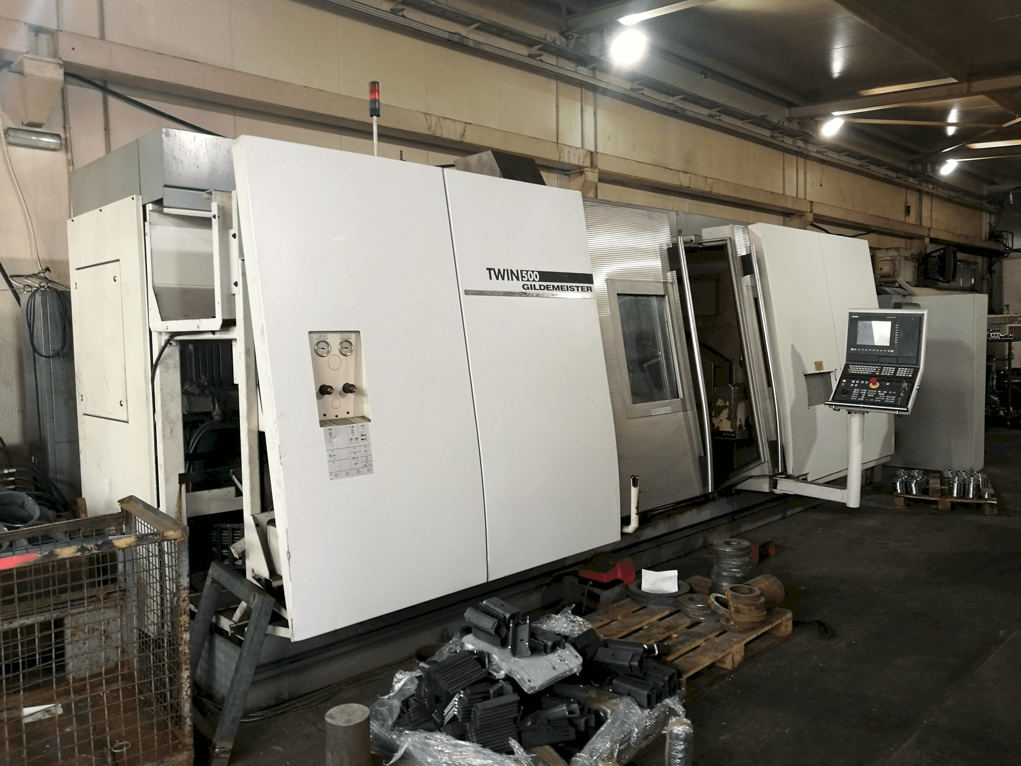 Koneen Gildemeister TWIN 500 etunäkymä