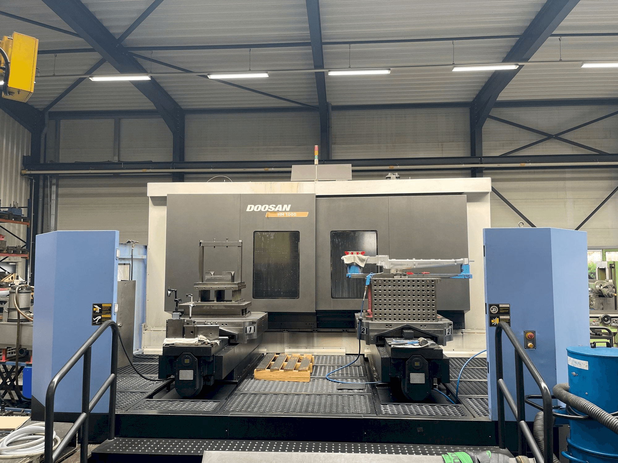 Koneen Doosan HM 1000 etunäkymä