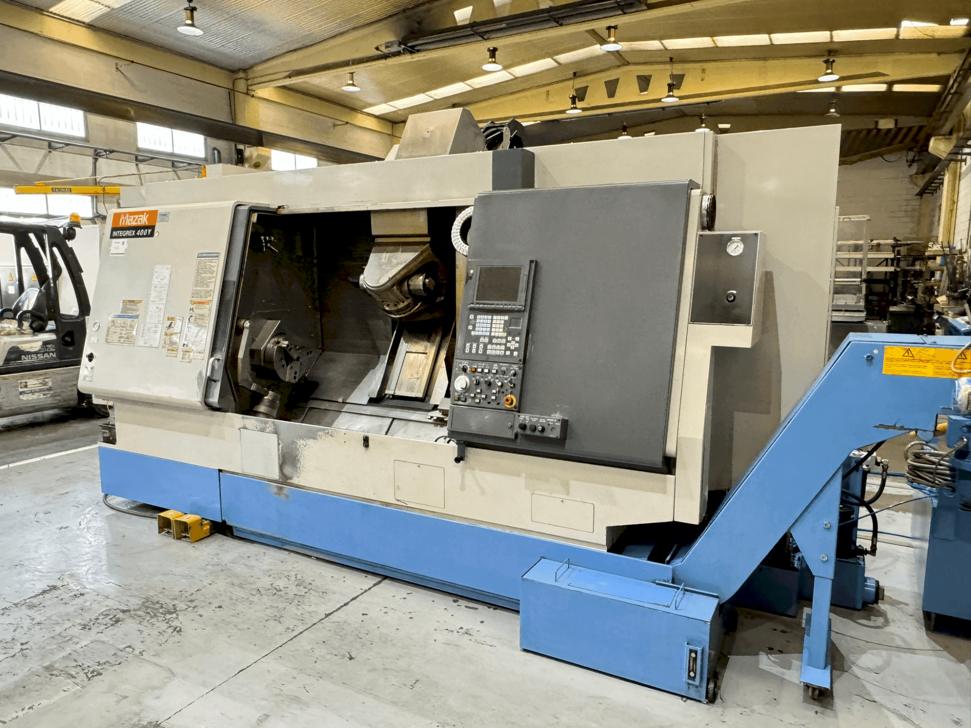 Koneen Mazak Integrex 400 Y etunäkymä