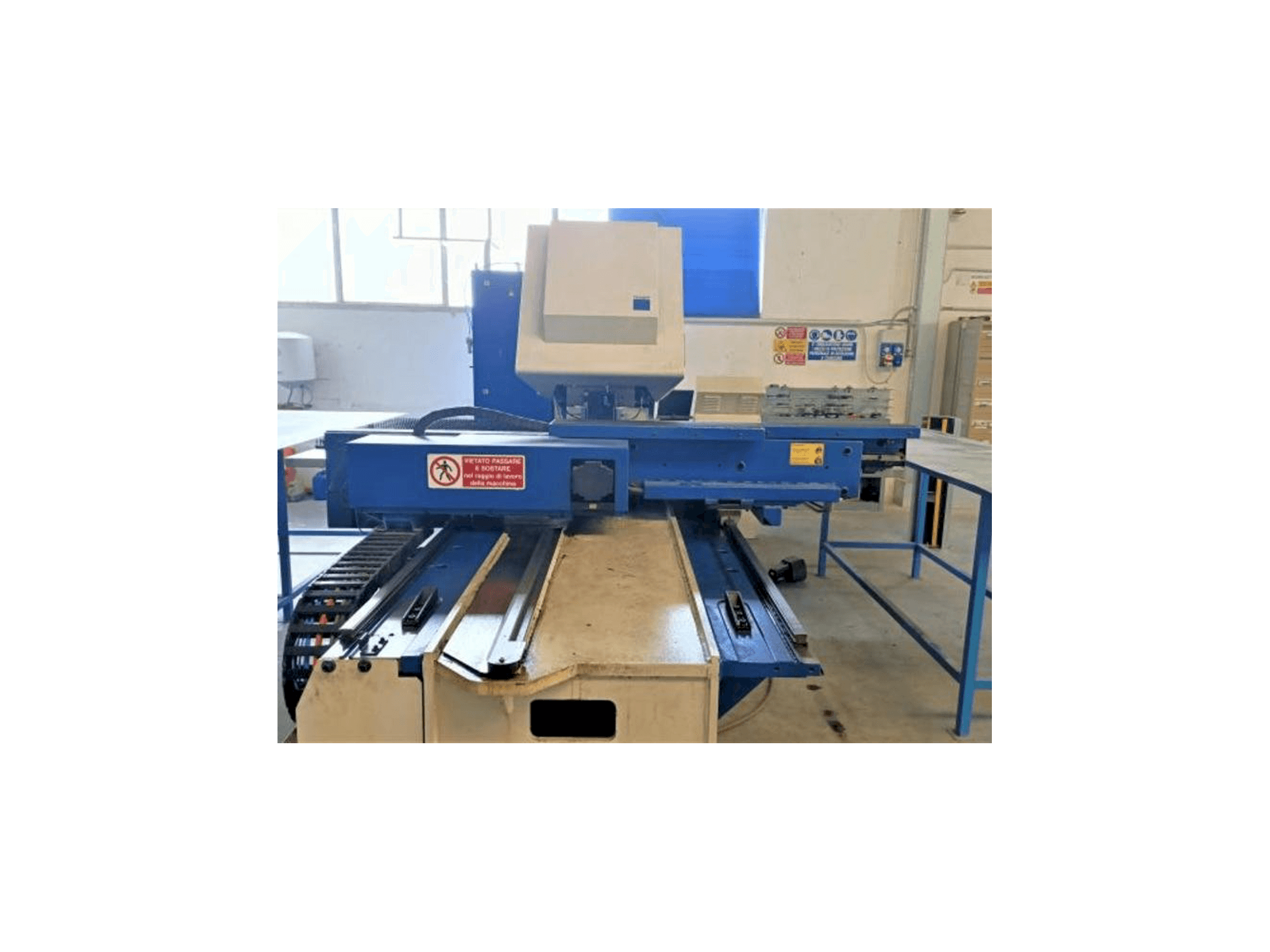 Koneen Trumpf rumatic 2000R etunäkymä