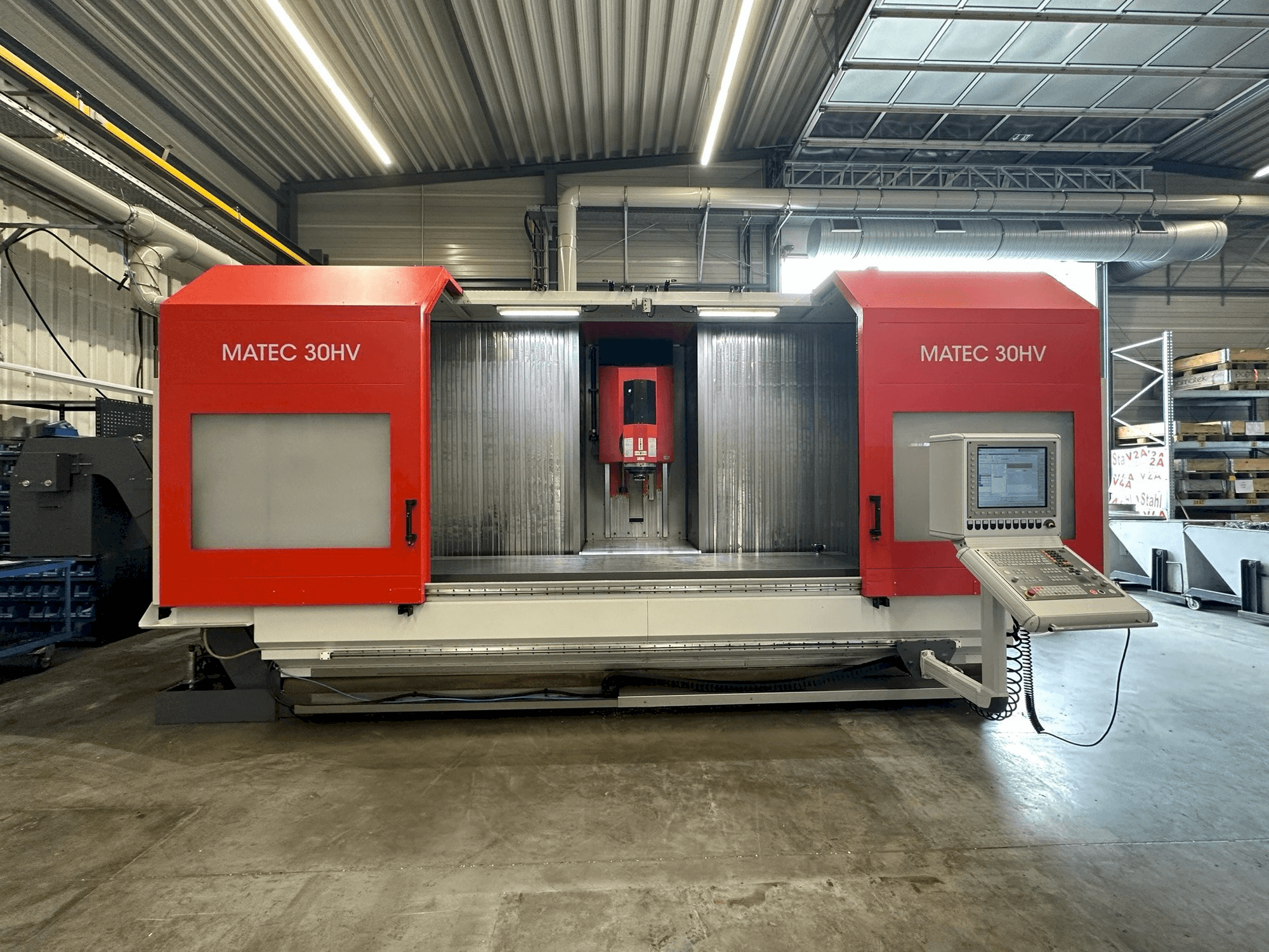 Koneen Matec 30HV etunäkymä