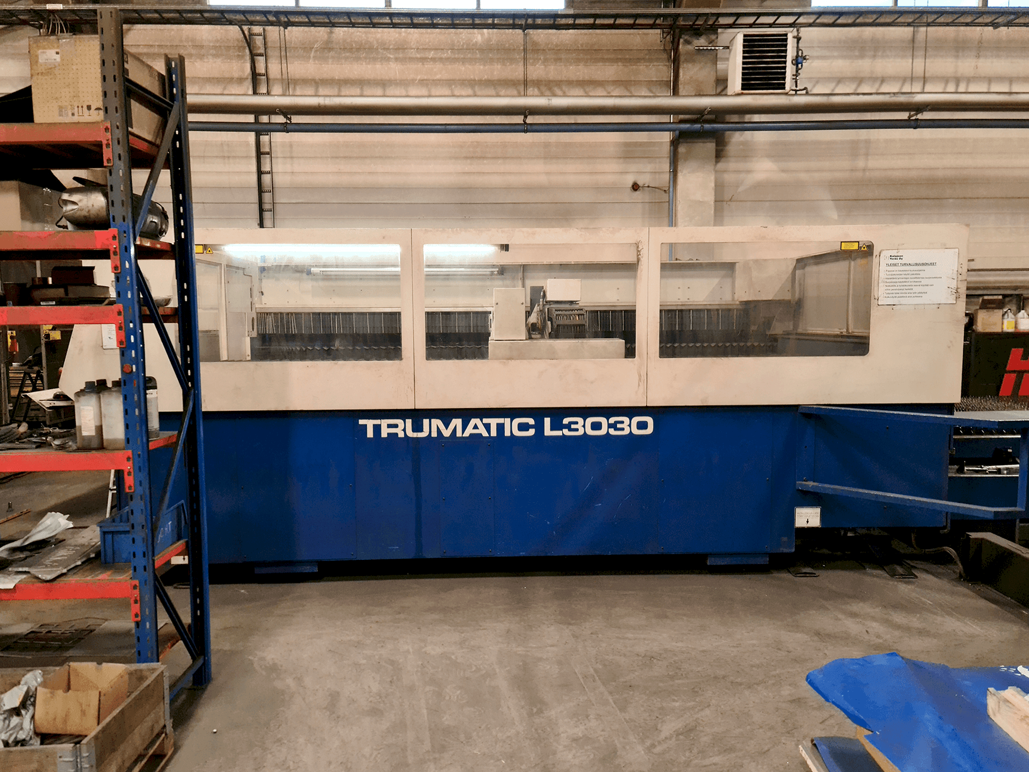 Koneen Trumpf Trumatic L3030 4kW etunäkymä