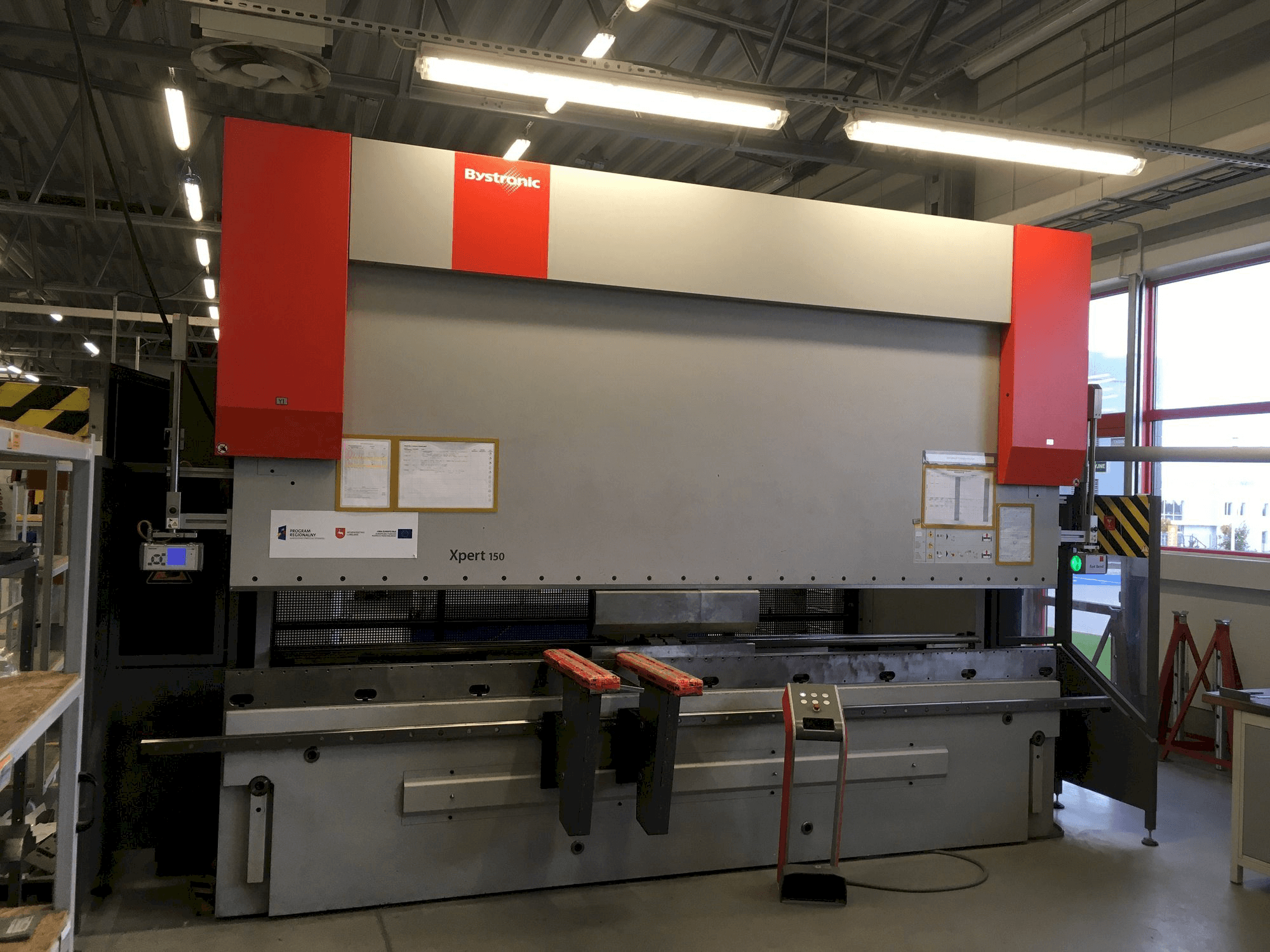 Koneen Bystronic Xpert 150/4100 etunäkymä