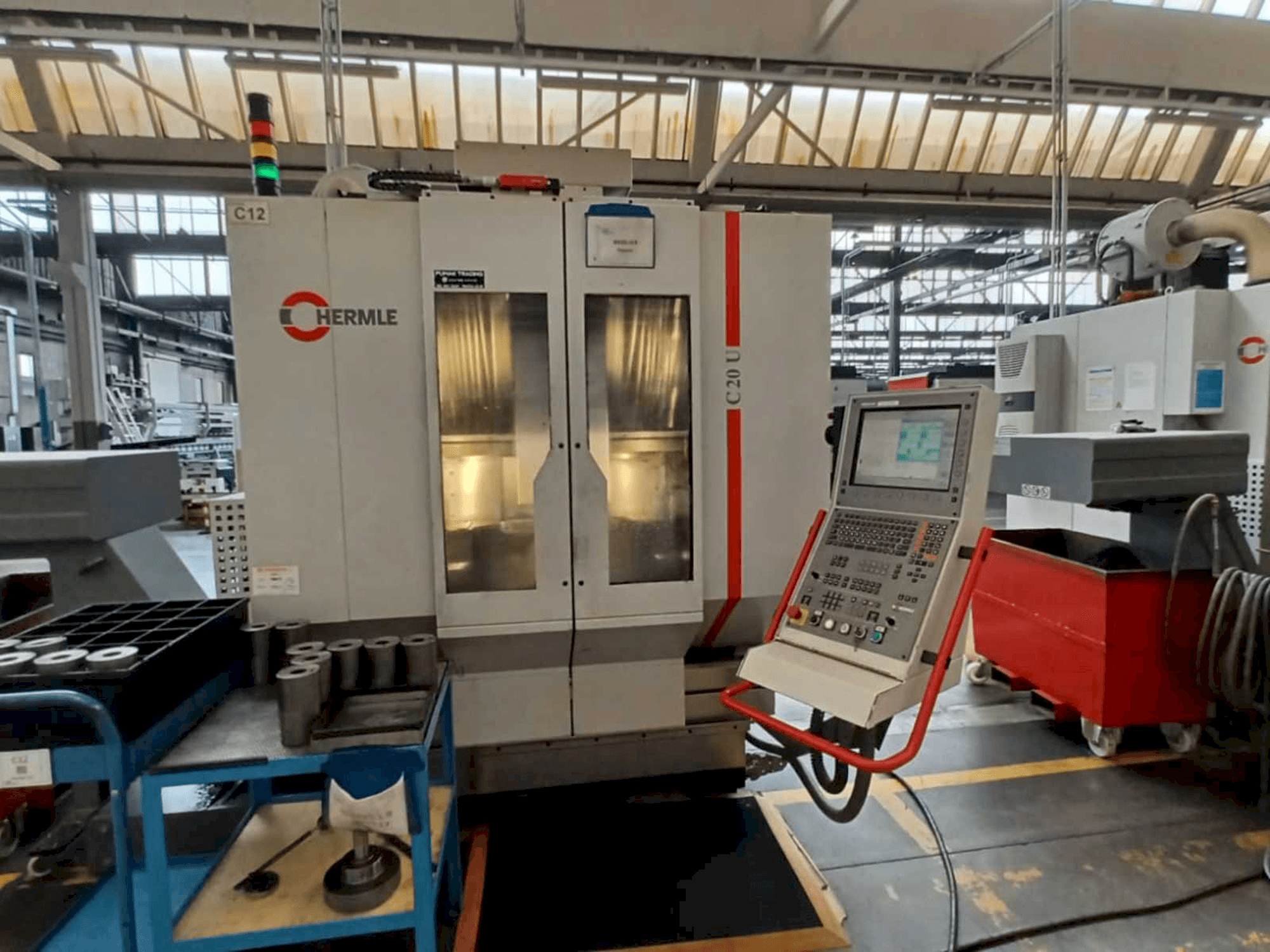 Koneen HERMLE C20U etunäkymä
