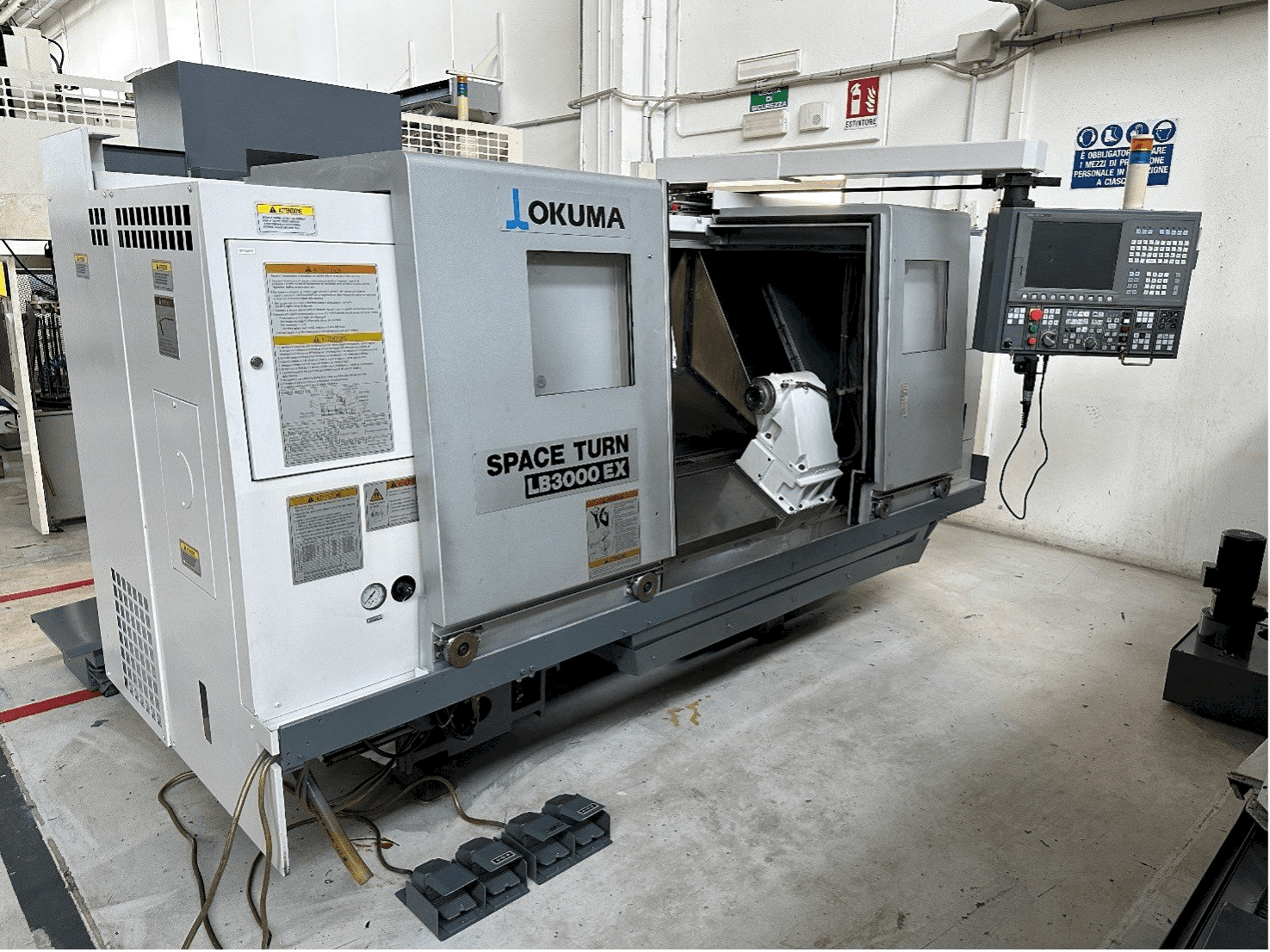 Koneen Okuma LB 3000 EX etunäkymä