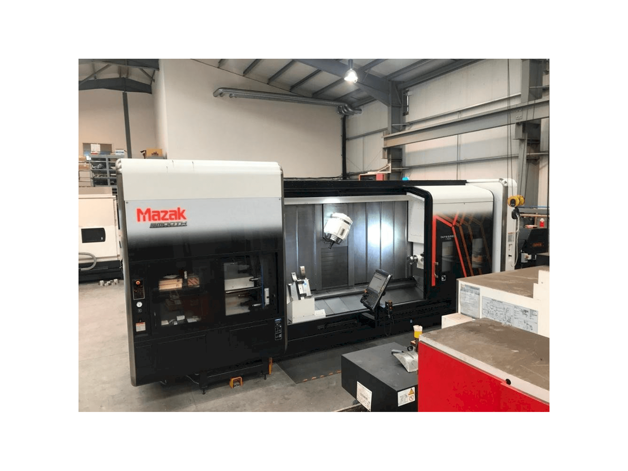 Koneen Mazak INTEGREX i-500 etunäkymä