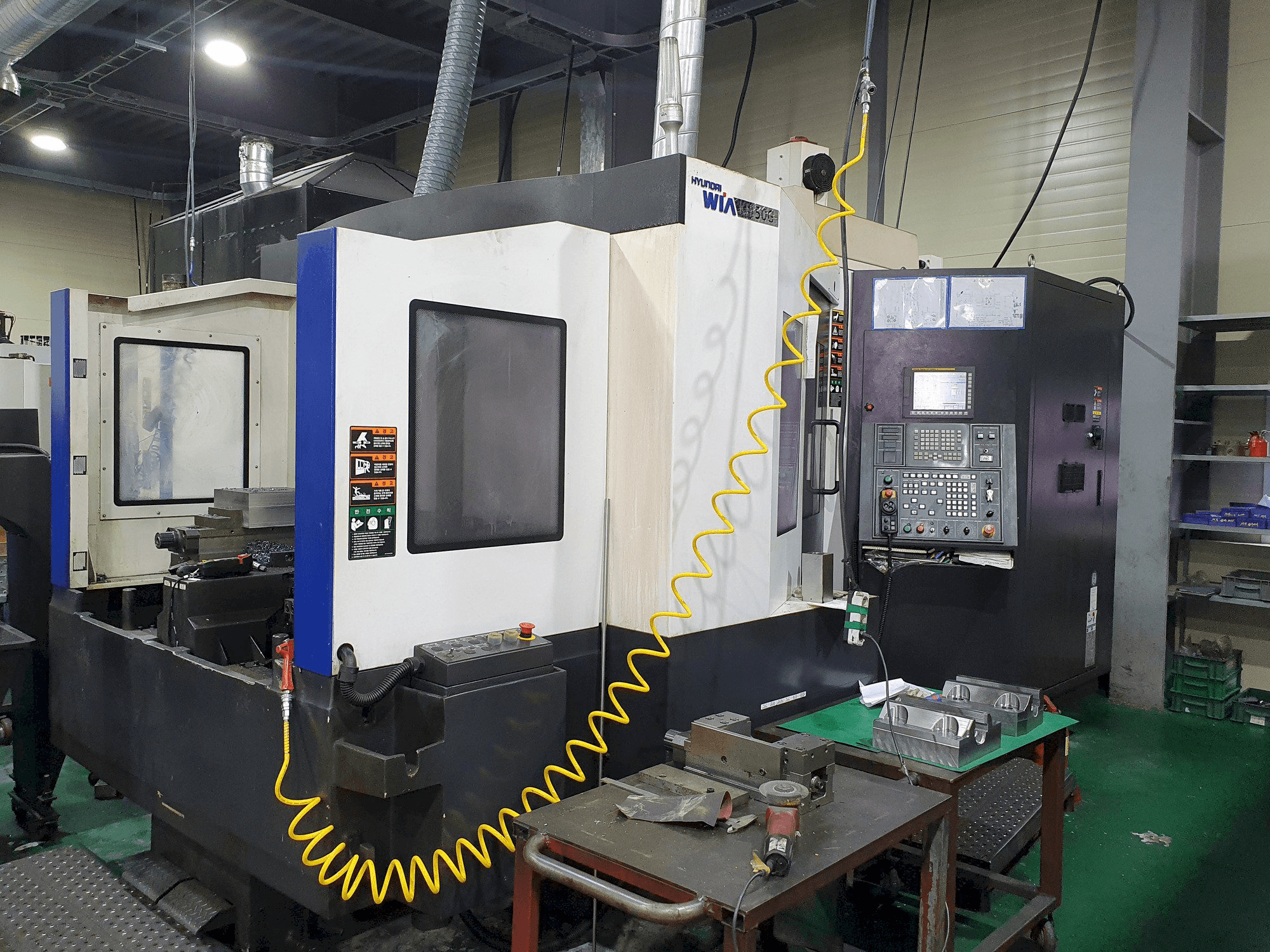 Koneen Hyundai Wia KH50G etunäkymä