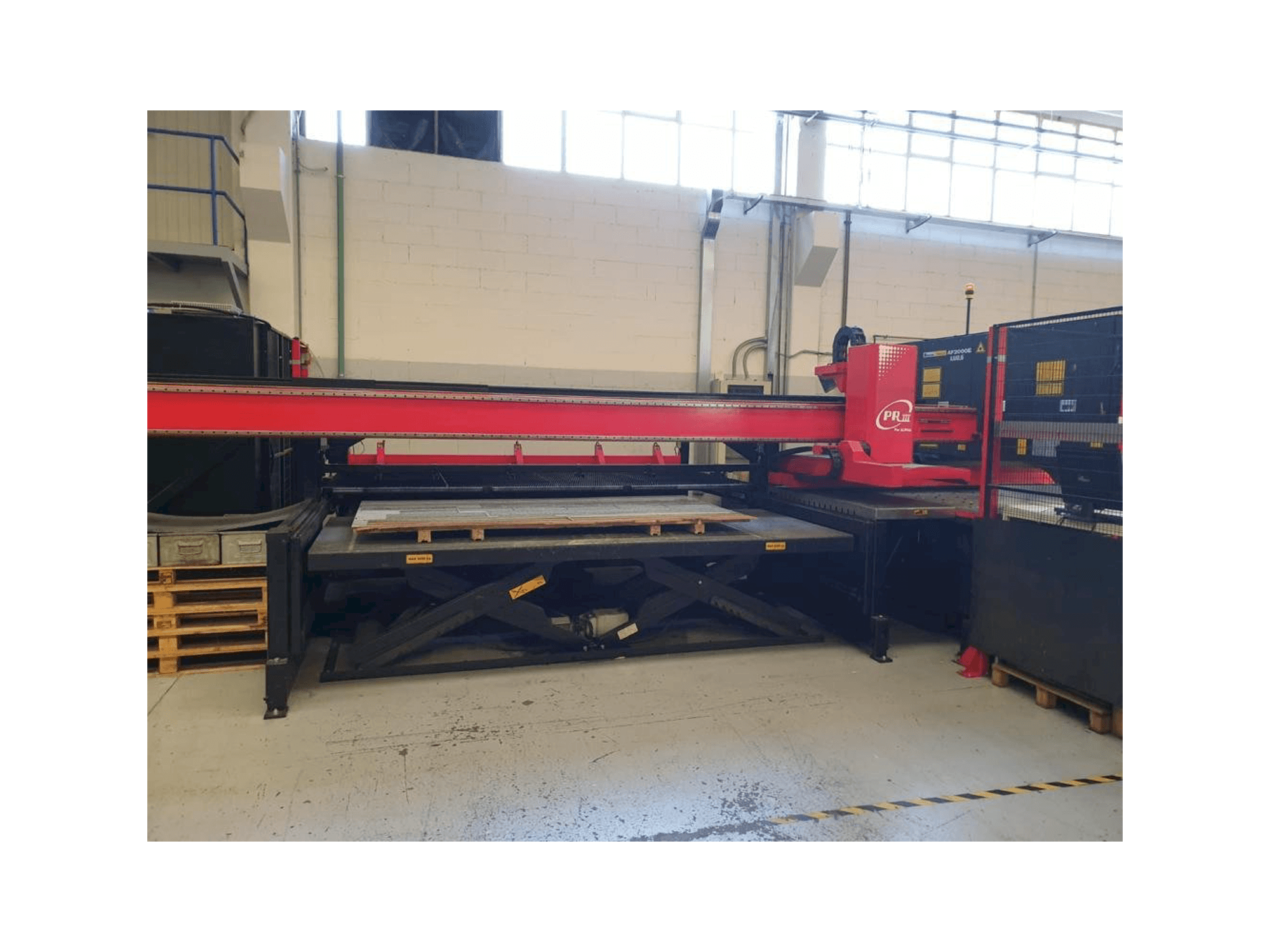 Koneen AMADA LC 2415 ALFA IV etunäkymä
