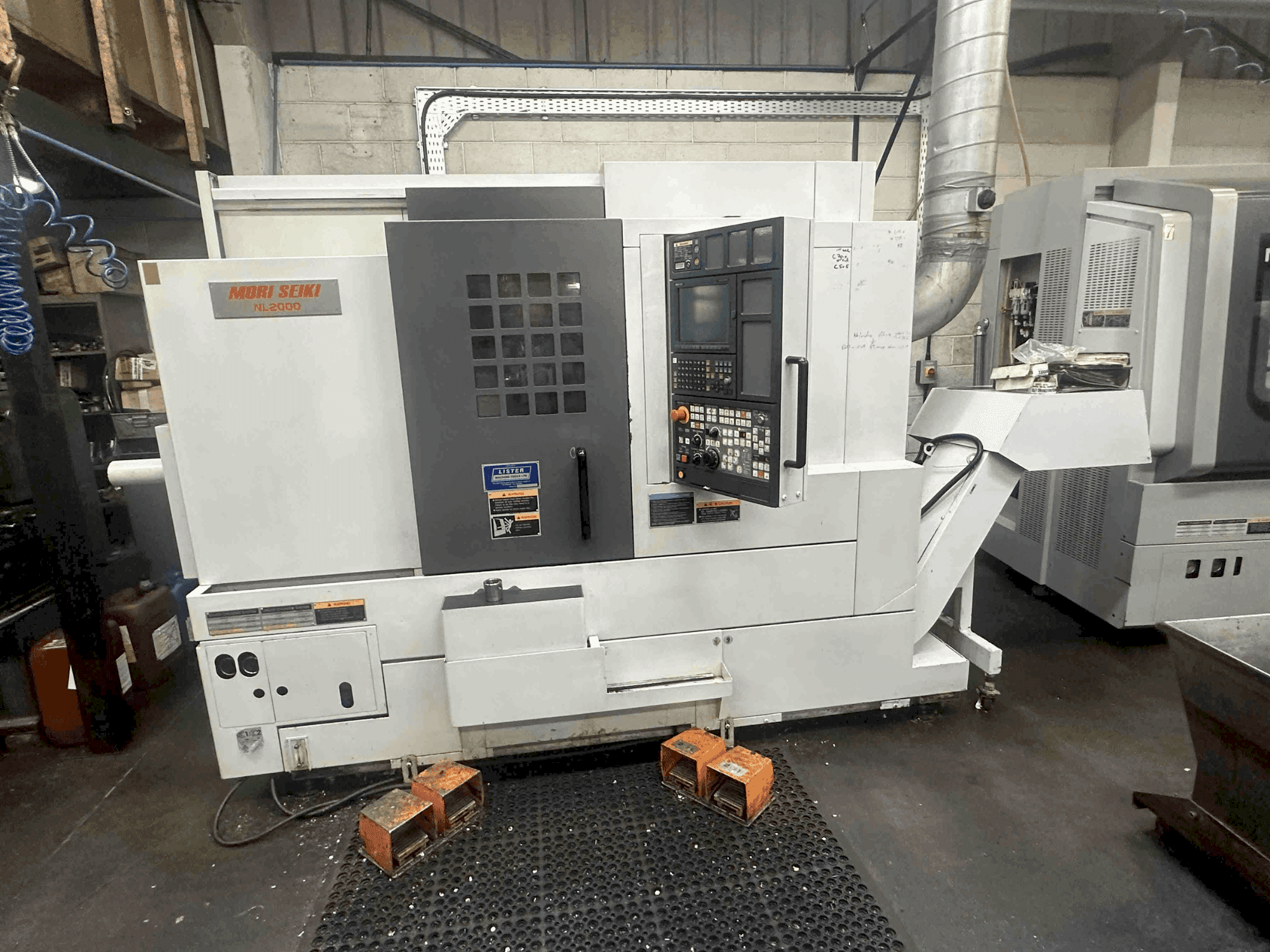 Koneen MORI SEIKI NL2000SY/500 etunäkymä