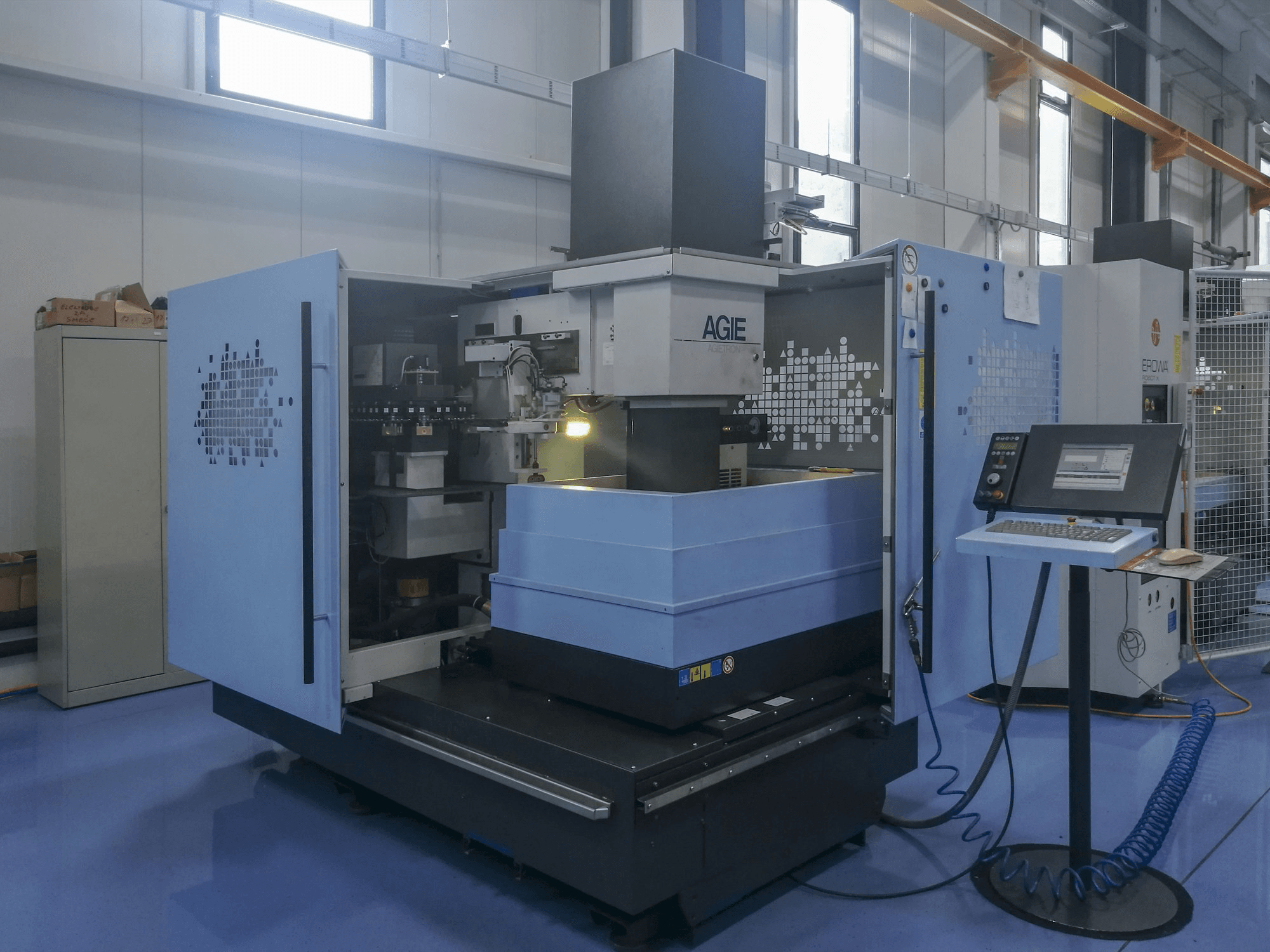 Koneen 1 AGIE etunäkymä AGIETRON INNOVATION 2