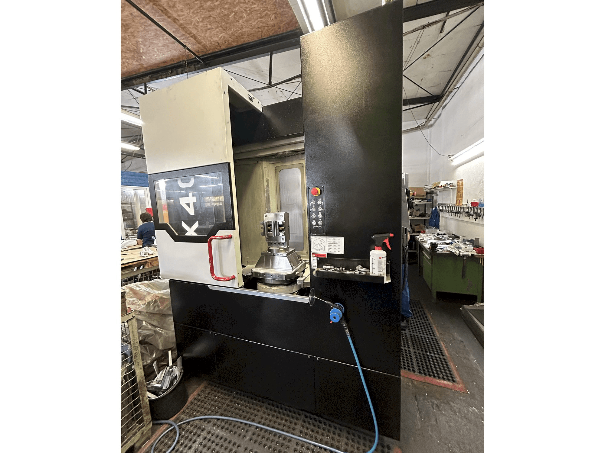 Koneen Quaser HX404 etunäkymä