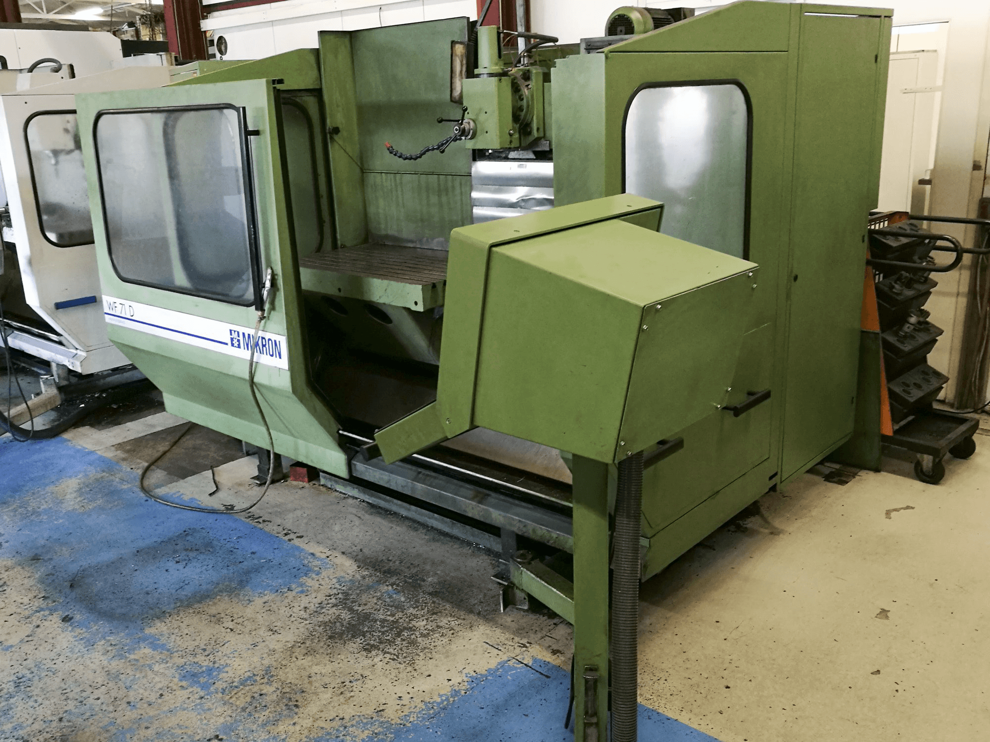 Koneen Mikron oikea näkymä WF-71 D