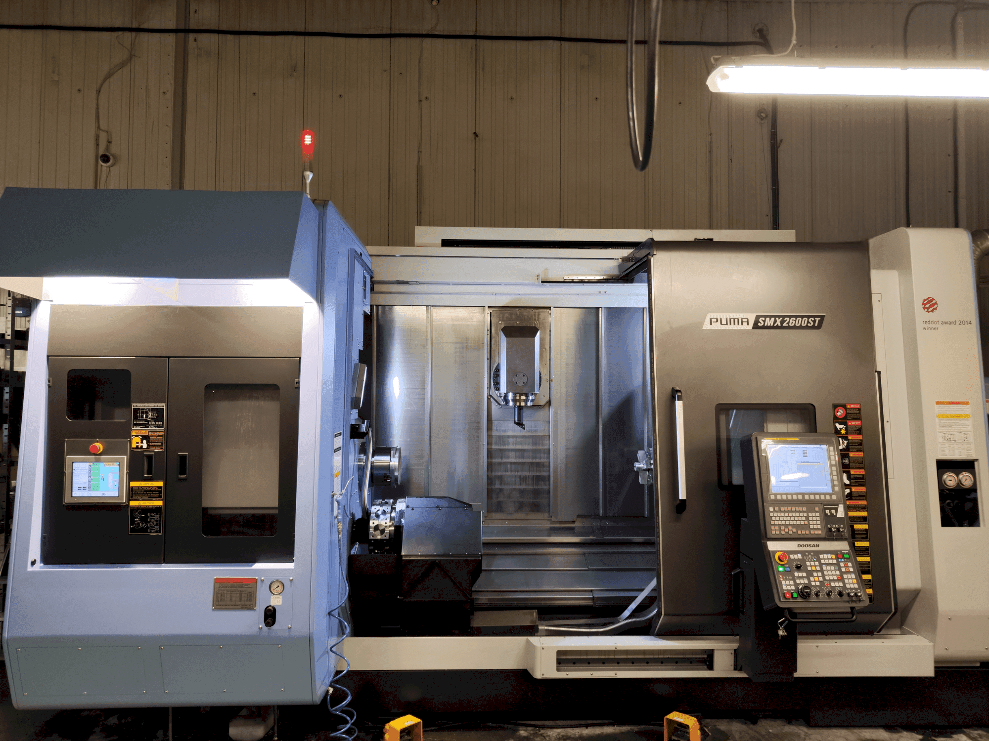 Koneen DOOSAN Puma SMX 2600 ST etunäkymä