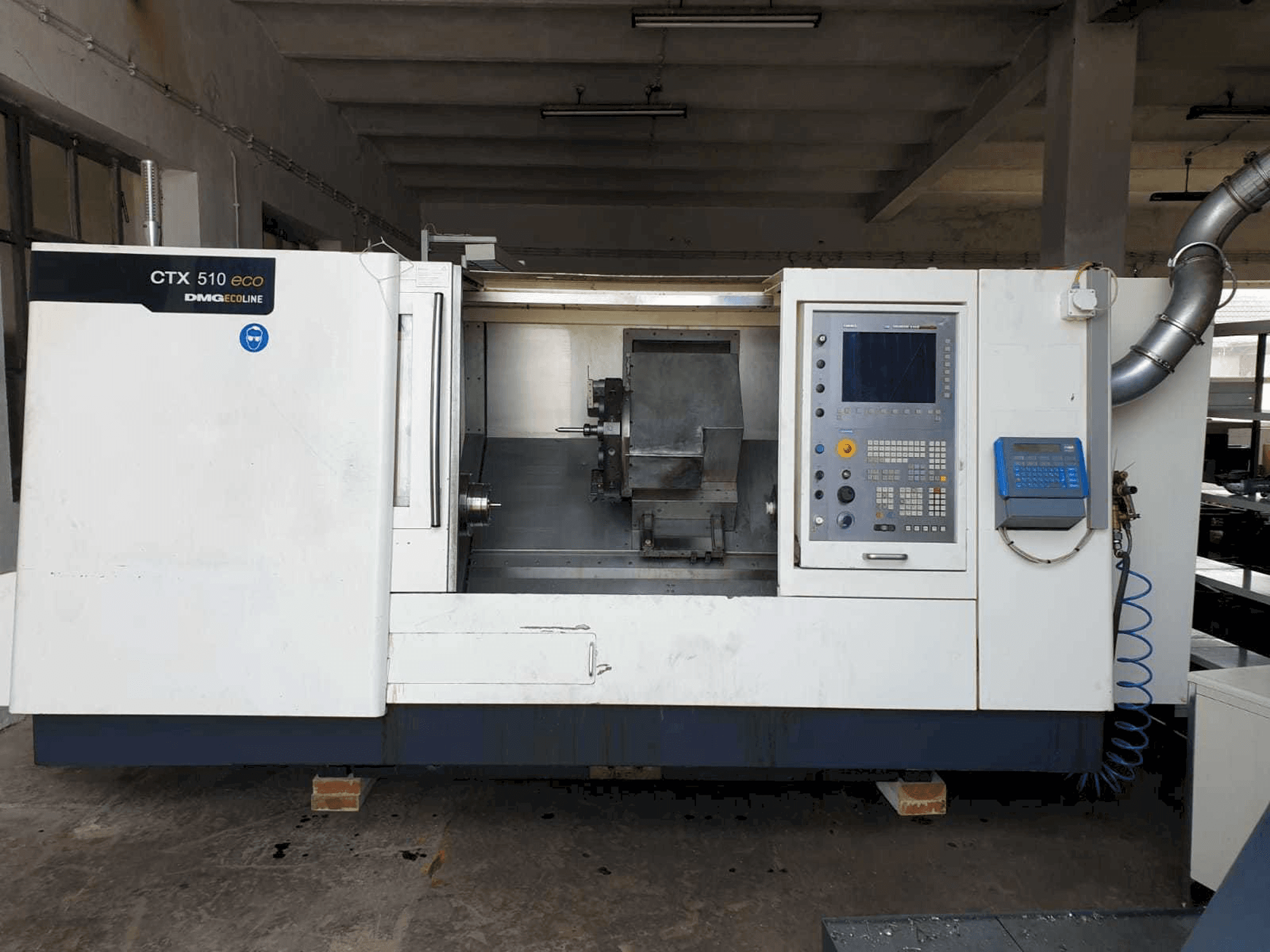 Koneen DMG MORI CTX510 eco V3 etunäkymä