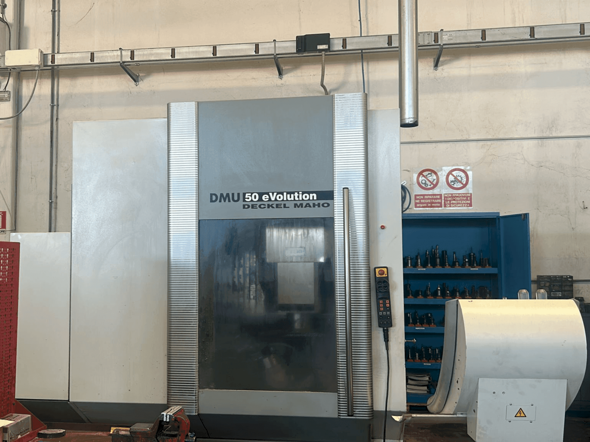 Koneen DECKEL MAHO DMU 50 Evolution etunäkymä