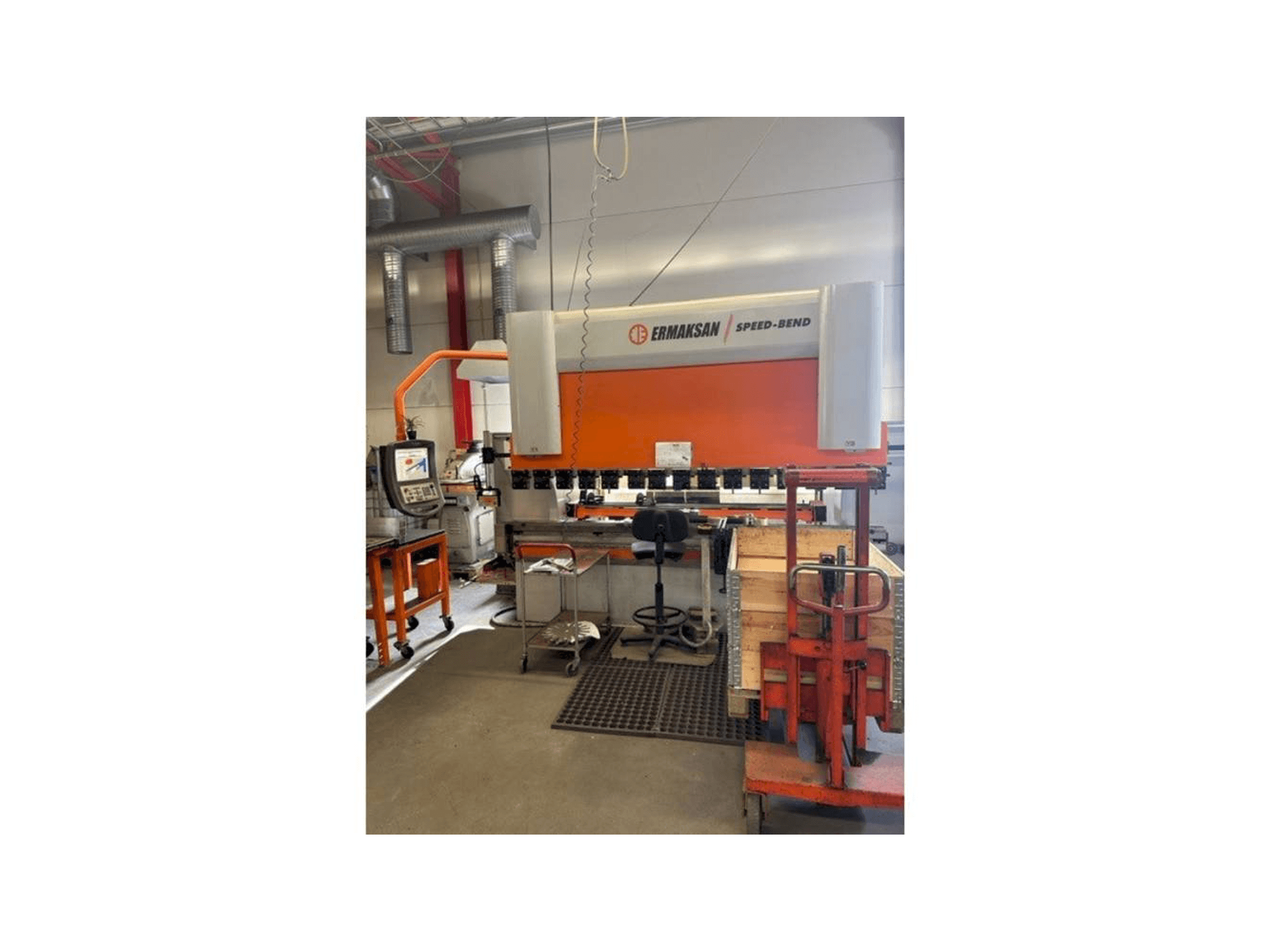 Koneen ERMAKSAN Speedbend 3135 etunäkymä