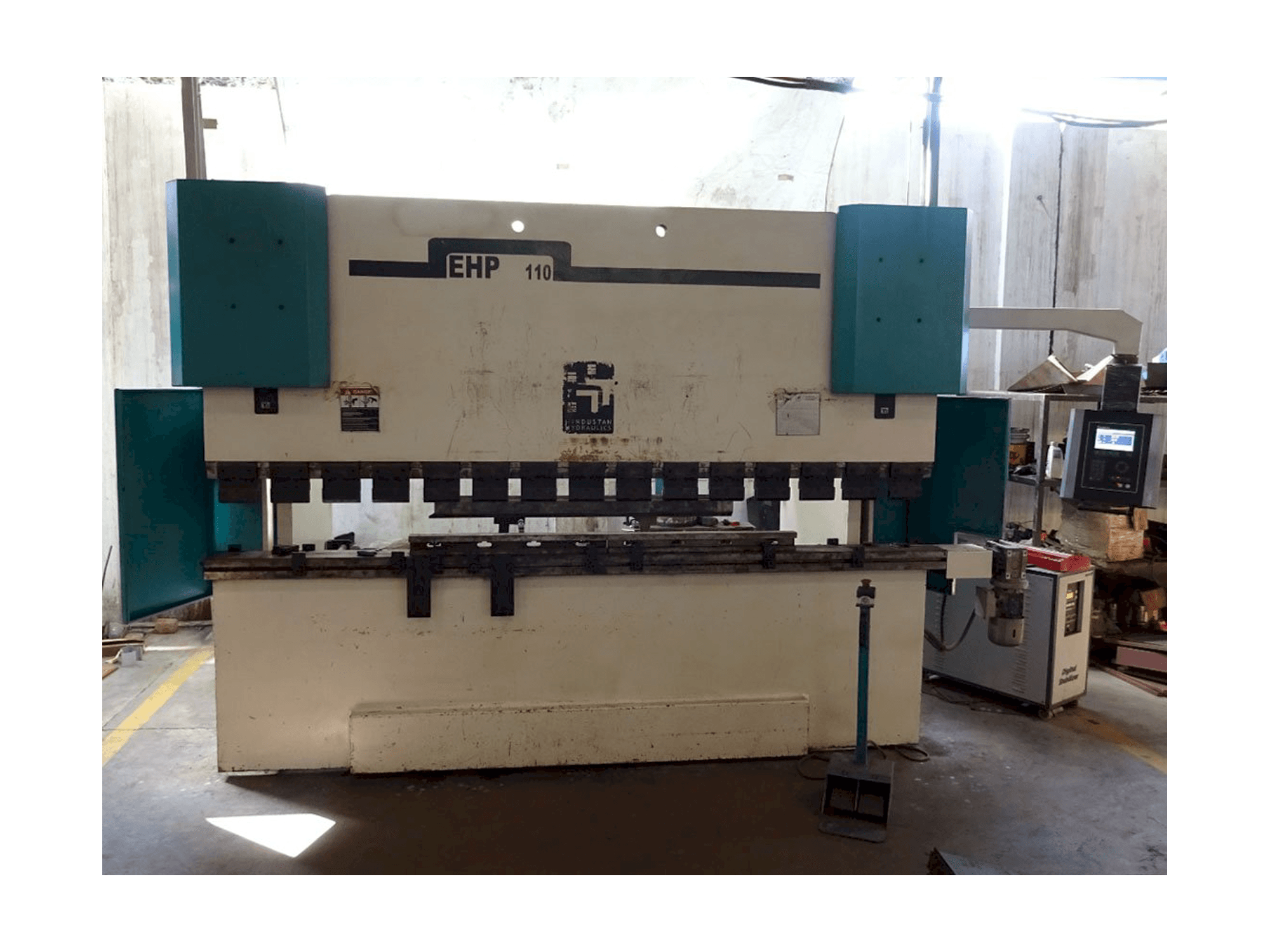 Koneen Hindustan Hydraulics etunäkymä EHP 110