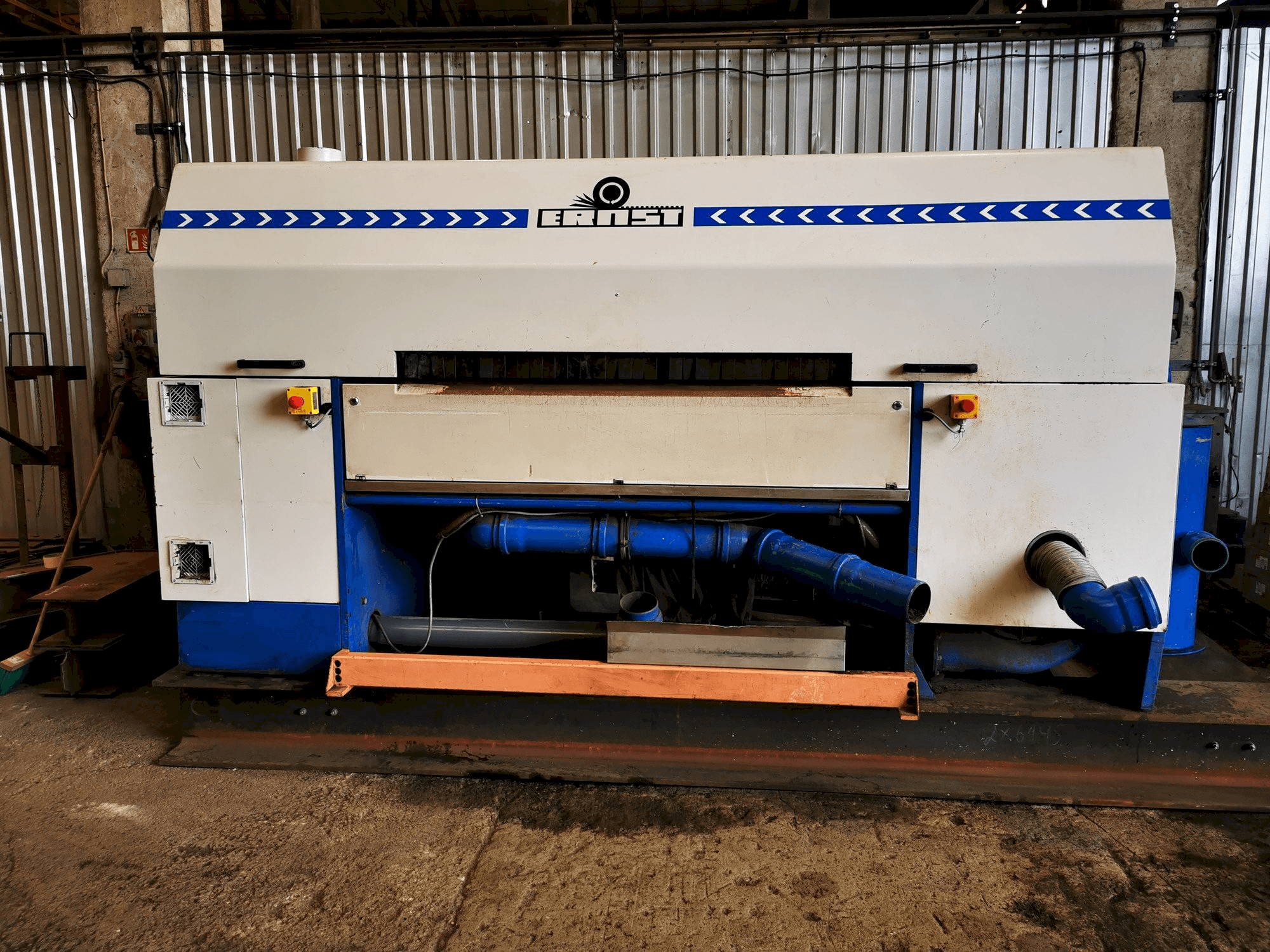 Koneen ERNST E M 5 N II + 2F etunäkymä