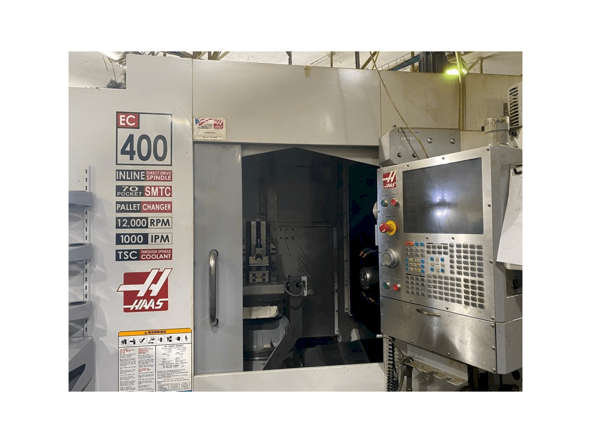 Koneen HAAS EC-400 etunäkymä