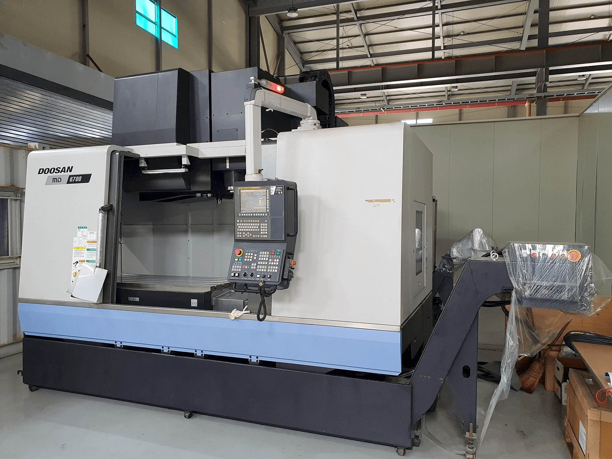Koneen Doosan MD6700 etunäkymä