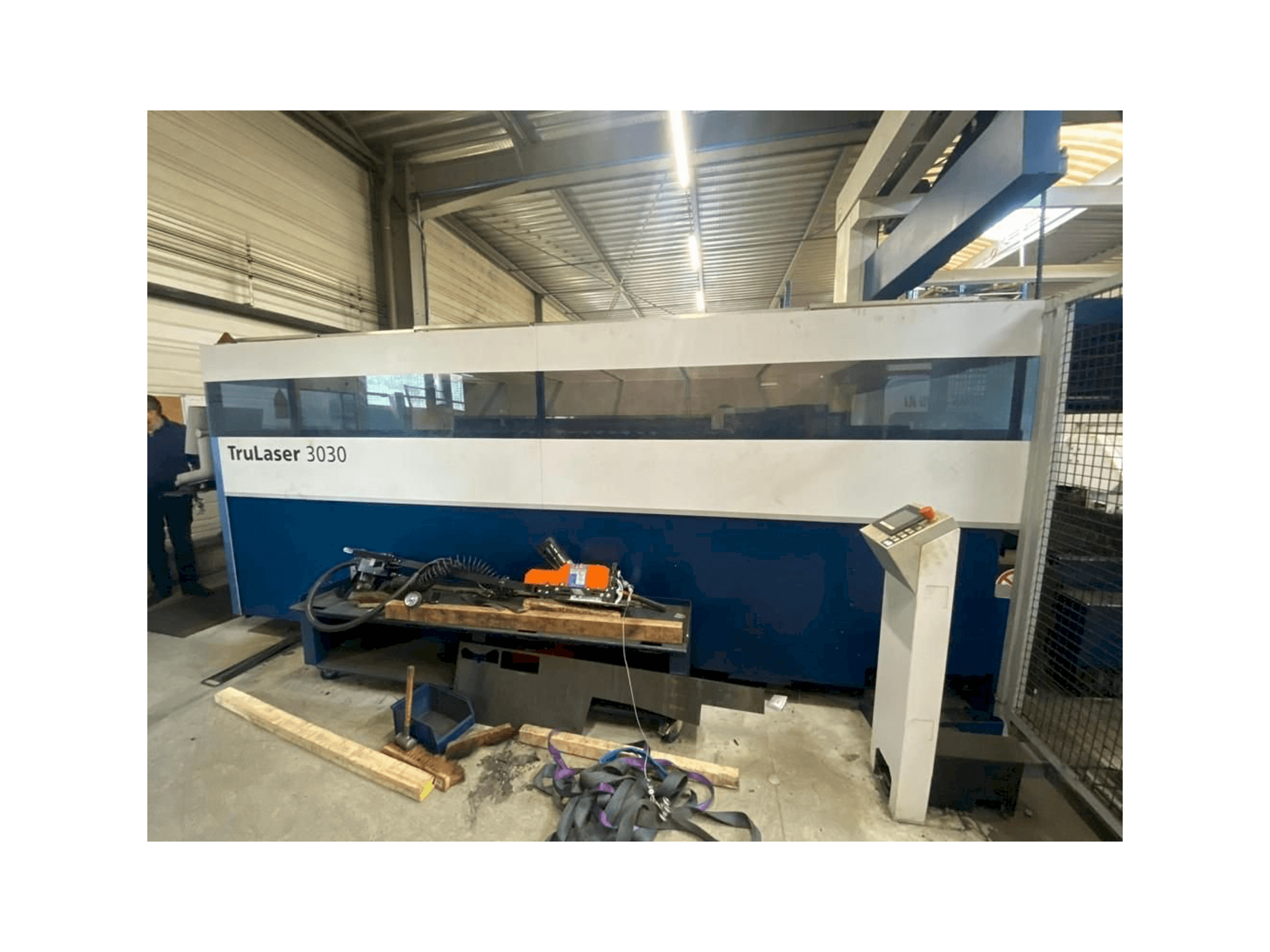 Koneen Trumpf Trulaser 3030 L20 etunäkymä
