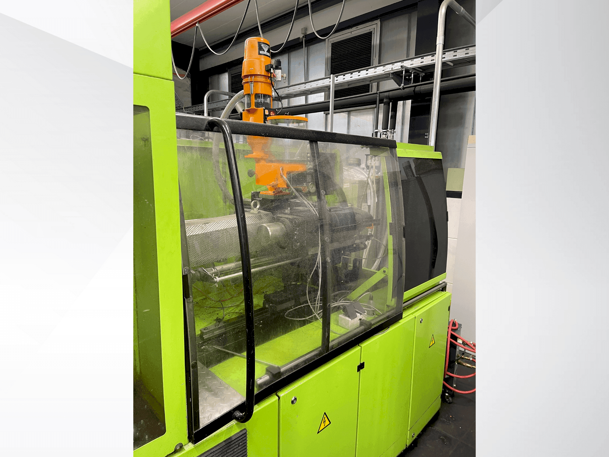 Koneen Engel ES 330 H / 80V SOTR etunäkymä