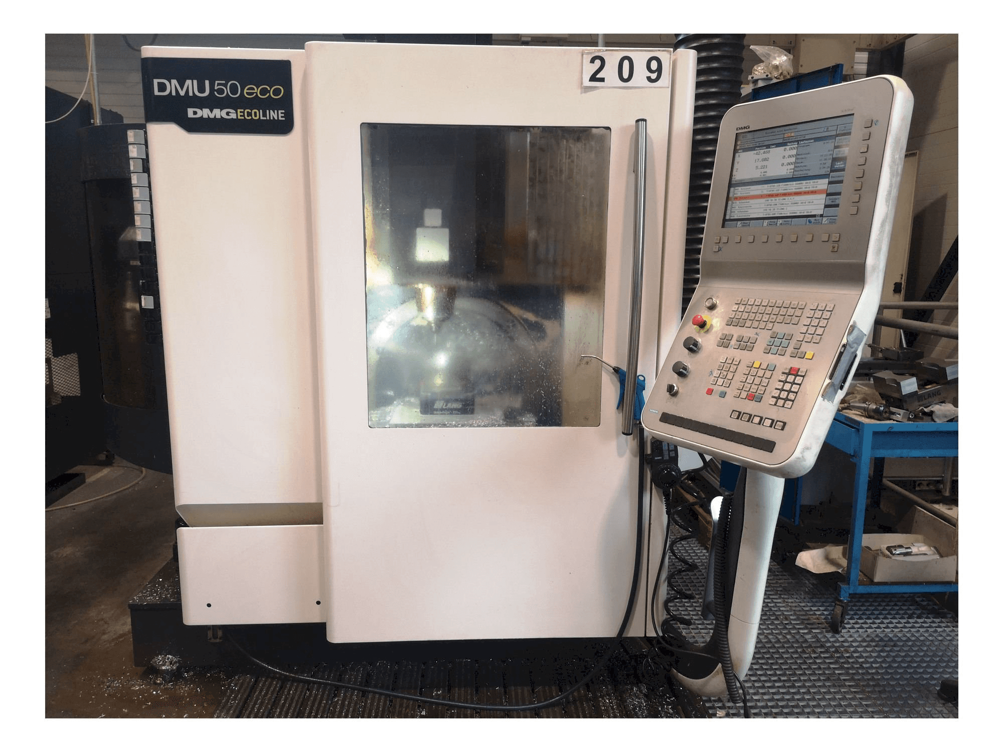 Koneen DMG GILDEMEISTER DMU 50 ecoline etunäkymä