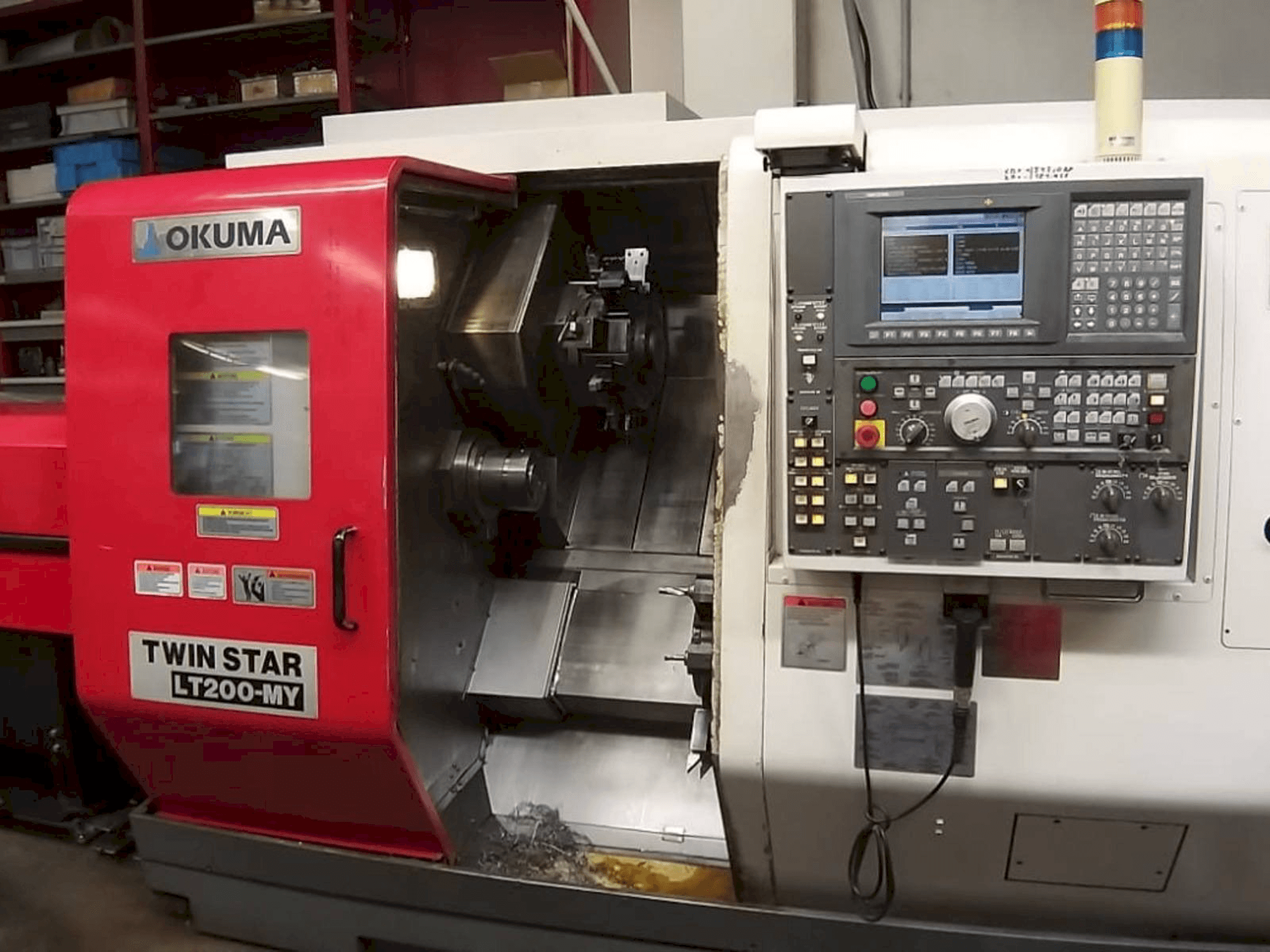 Koneen Okuma Twin Star LT200-MY etunäkymä