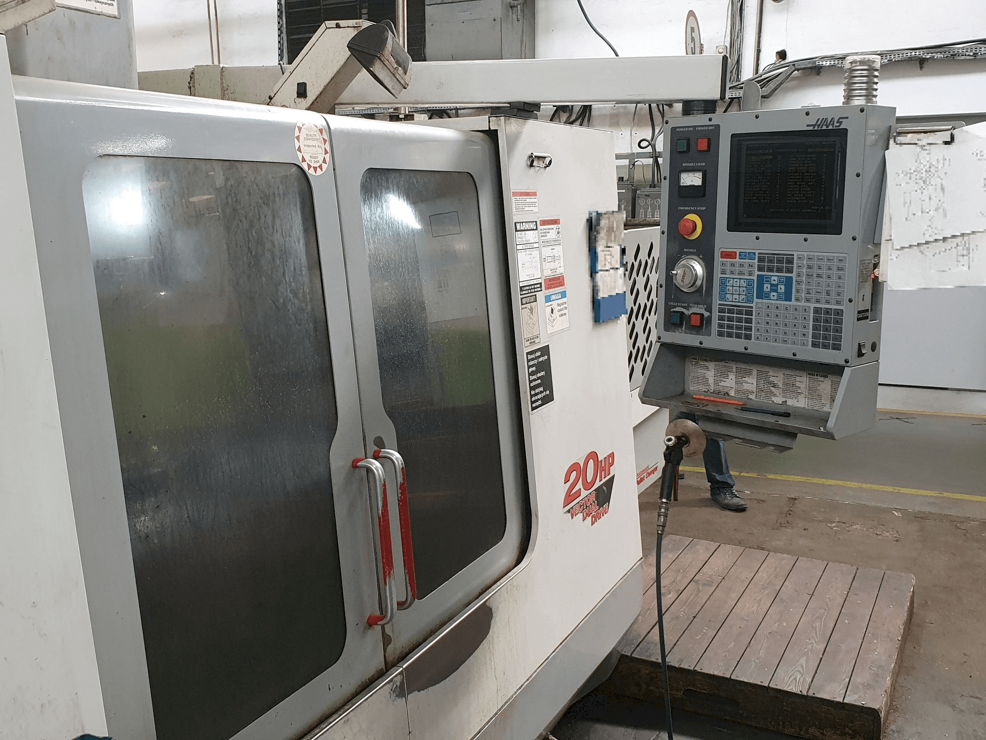 Koneen HAAS VF-3 etunäkymä