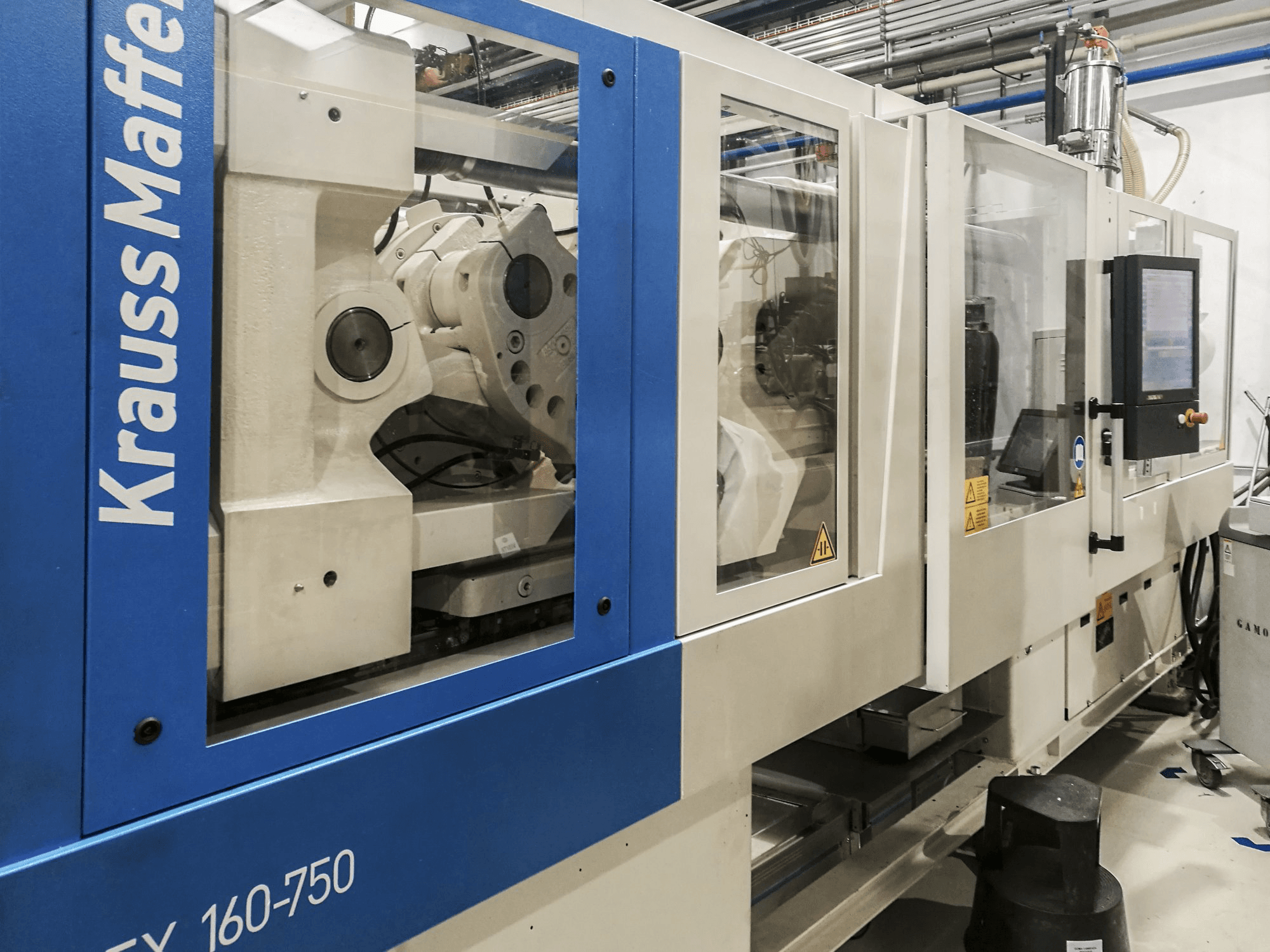 Koneen Krauss Maffei vasen näkymä160-750 EX
